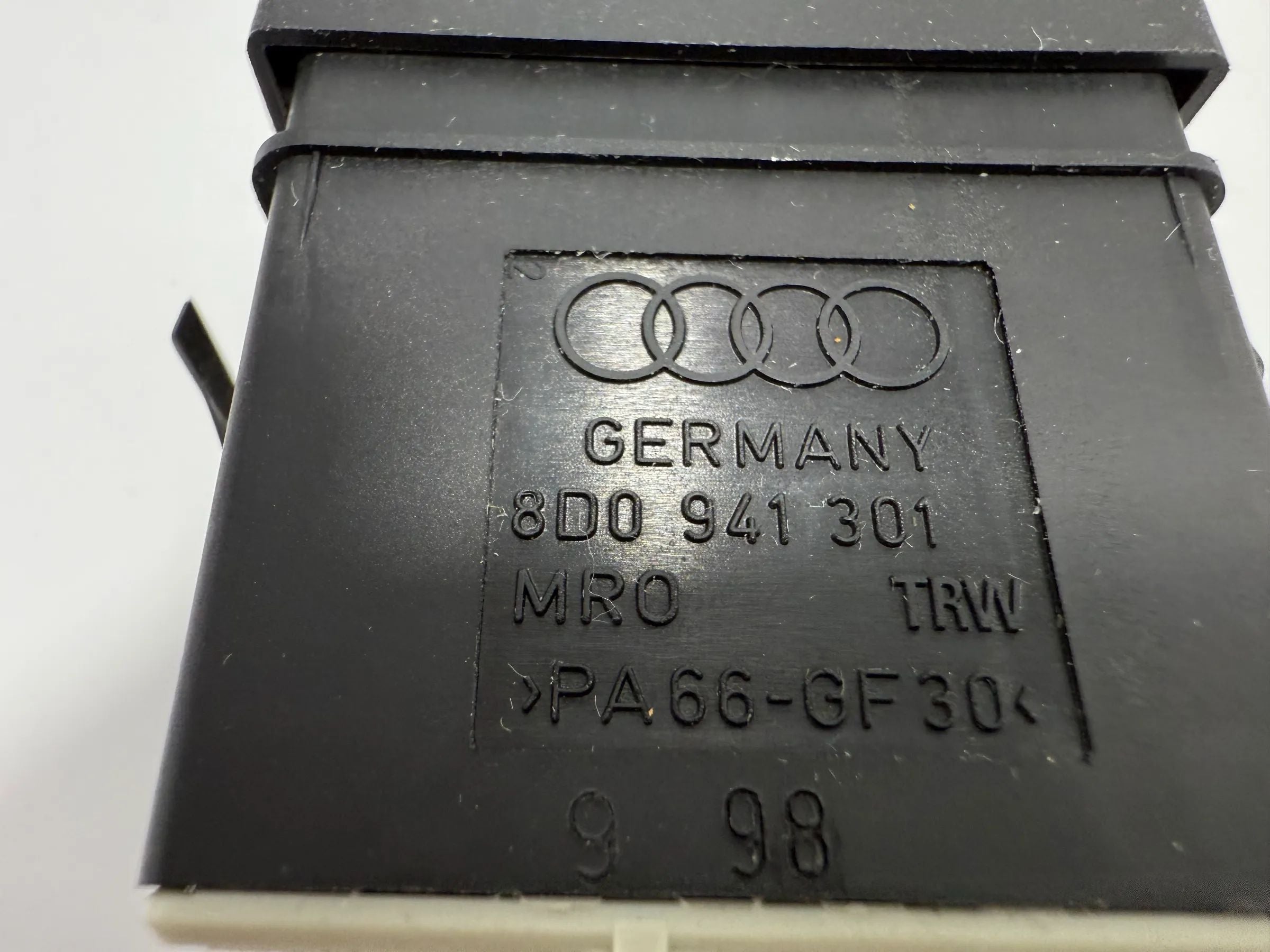 Oryginalna Audi A4 B5 Włącznik Regulacji Zasięgu Świateł Reflektora LWR 8D0941301