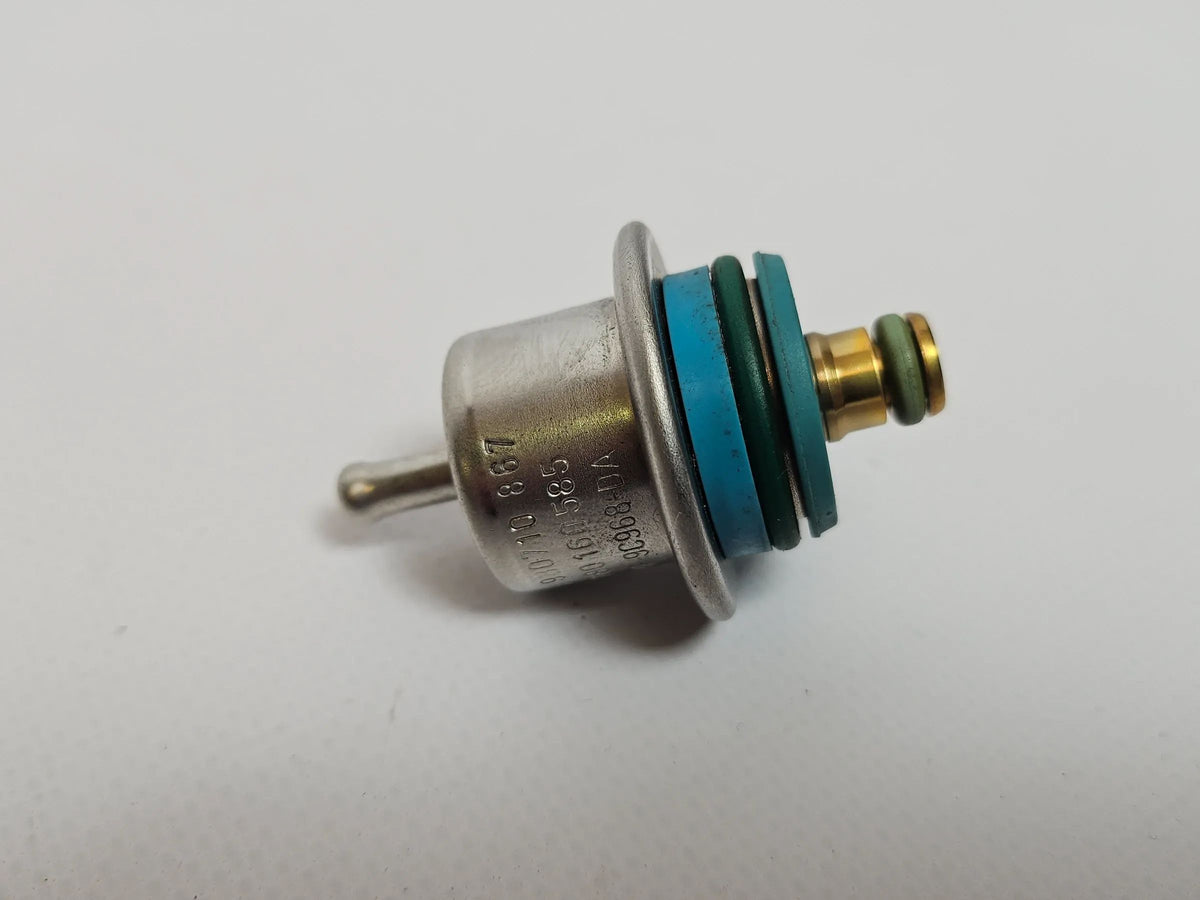 Ford Fiesta 4 KA RBT 1.3i fuel pressure regulator pressure regulator 0280160585 96MF9C968DA 