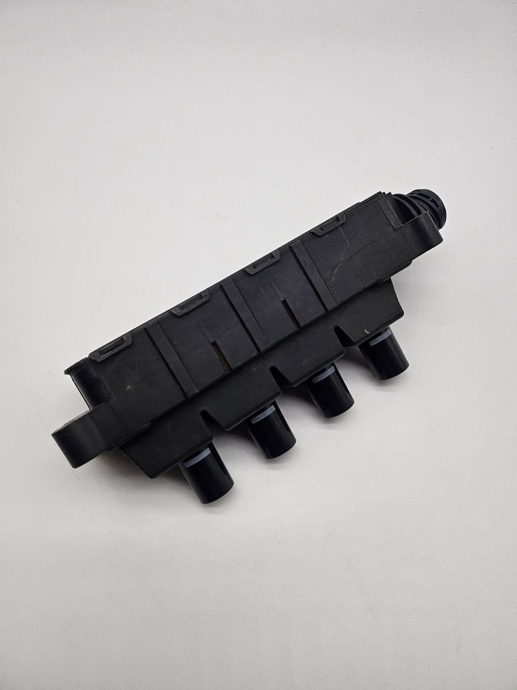 อะไหล่แท้ BMW 3er E36 1.6 75kw คอมแพ็ค ขดลวดจุดระเบิด Bosch 0221503005 12.13-1247281
