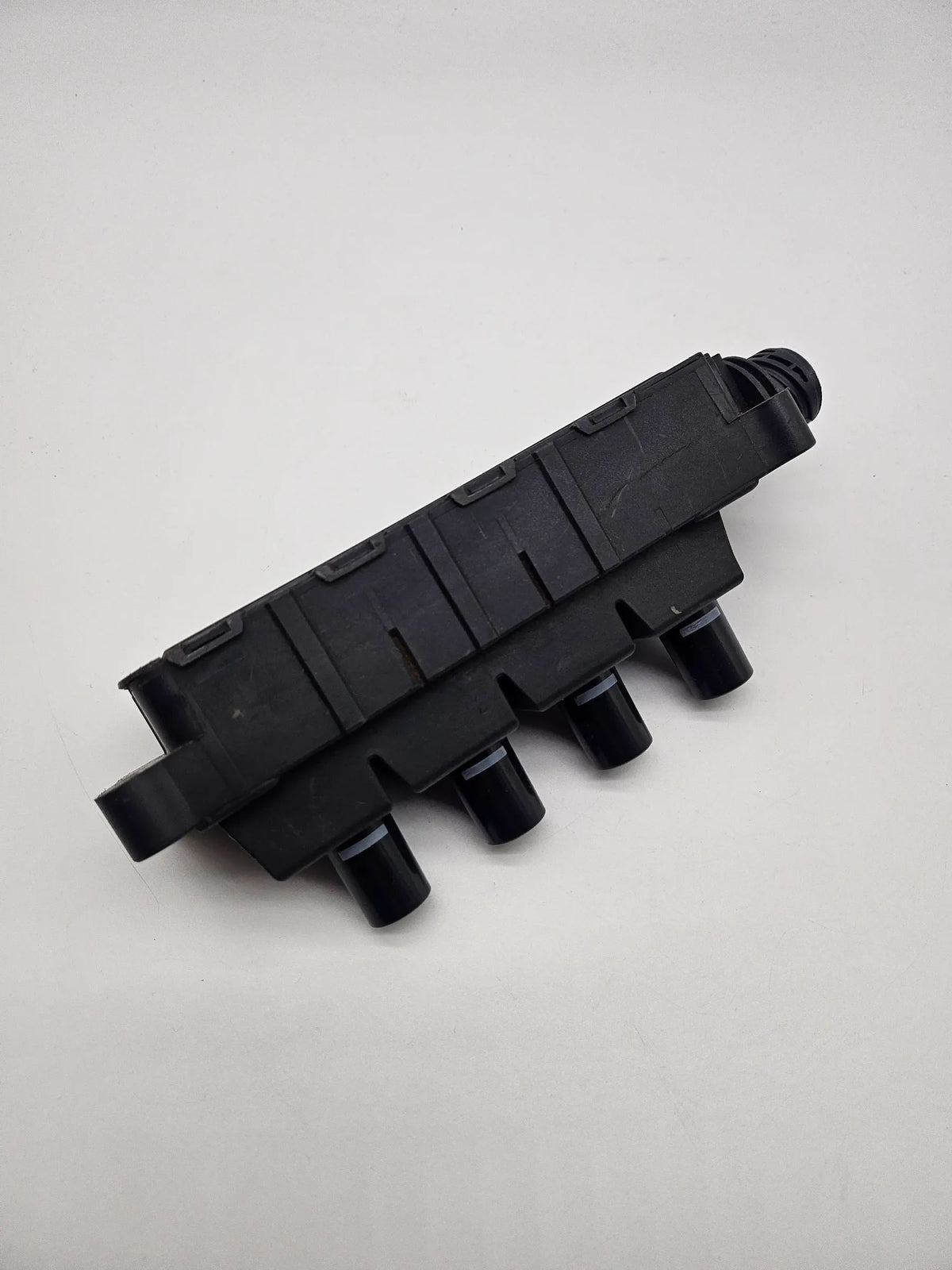 อะไหล่แท้ BMW 3er E36 1.6 75kw คอมแพ็ค ขดลวดจุดระเบิด Bosch 0221503005 12.13-1247281