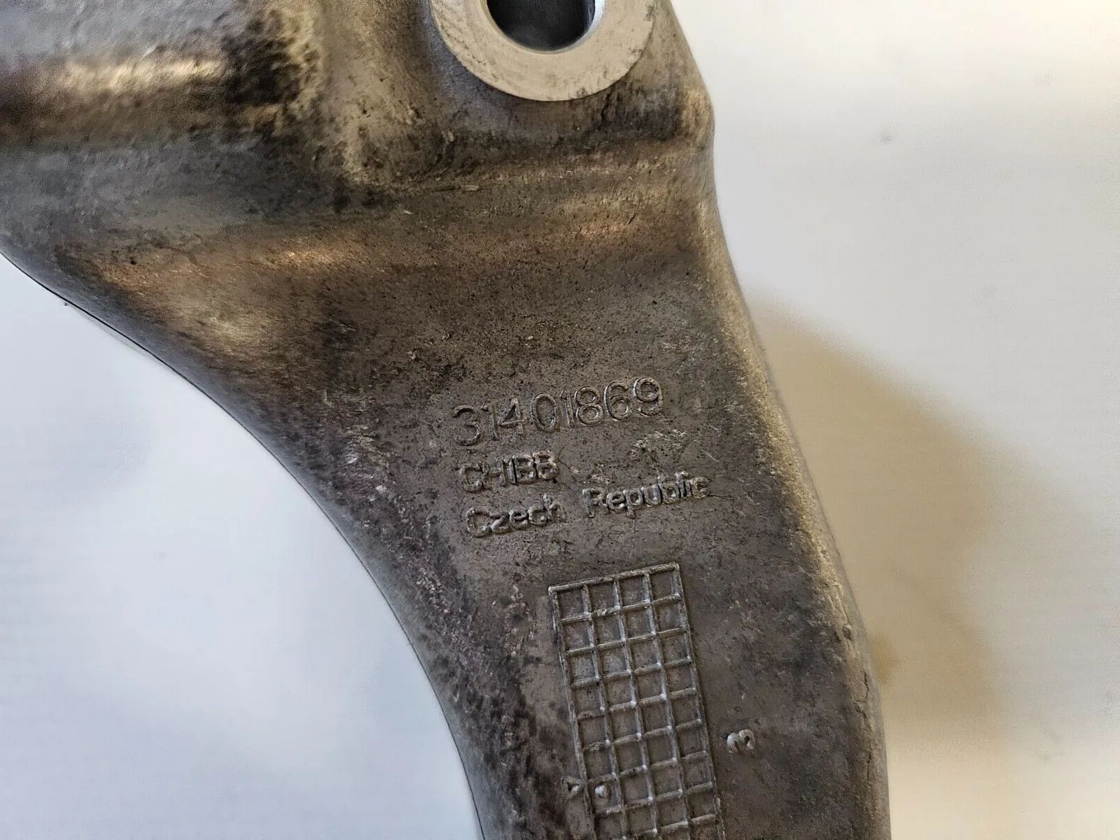 Originale Volvo V40 2.0 D4 D4204T14 Supporto Tensionatore Cinghia Distribuzione 31401869