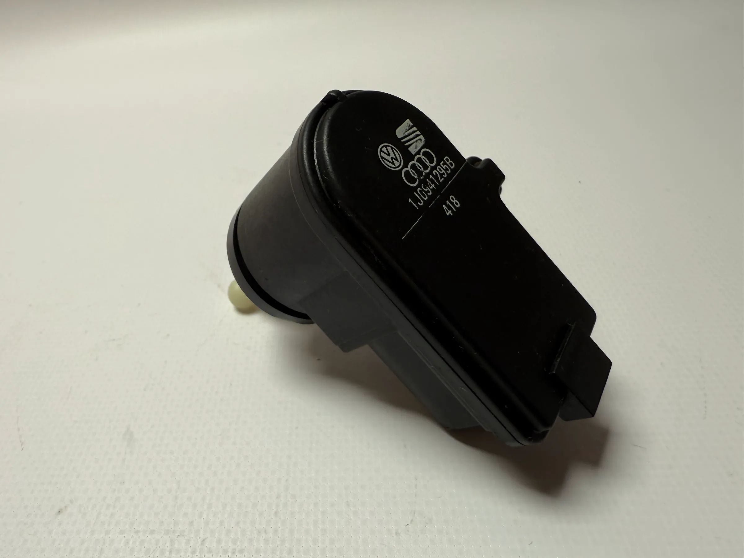 Original AUDI, SEAT, VW Atuador, Regulação de alcance do farol 1J0941295B