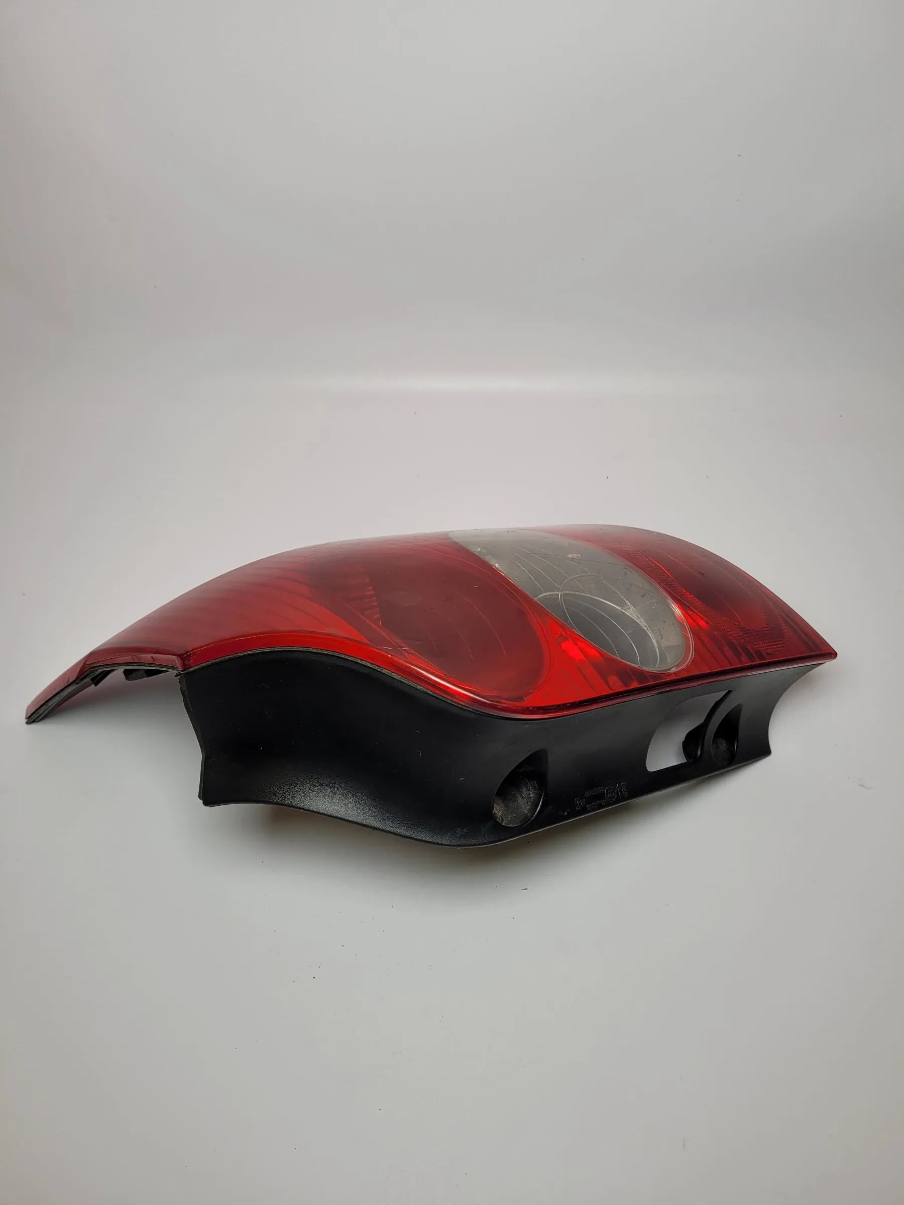 Oryginalna tylna lampa Renault Laguna II Grandtour (KG0/1) 8200002472