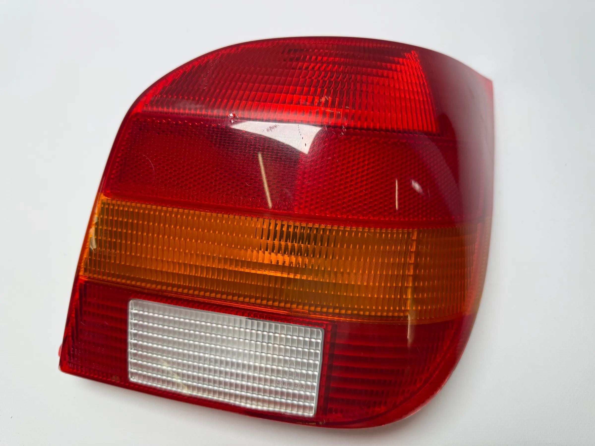Original Ford Fiesta 3 Mk III GFJ Rücklicht  Rückleuchte Rechts A-28-10.881
