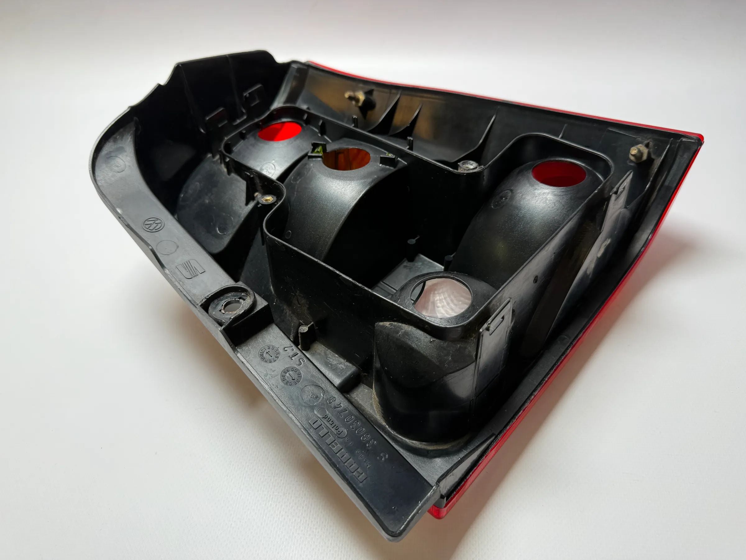 Oryginalna lampa tylna VW Lupo 6E1,/6X1 lewa, Carello 38030748 / 9559