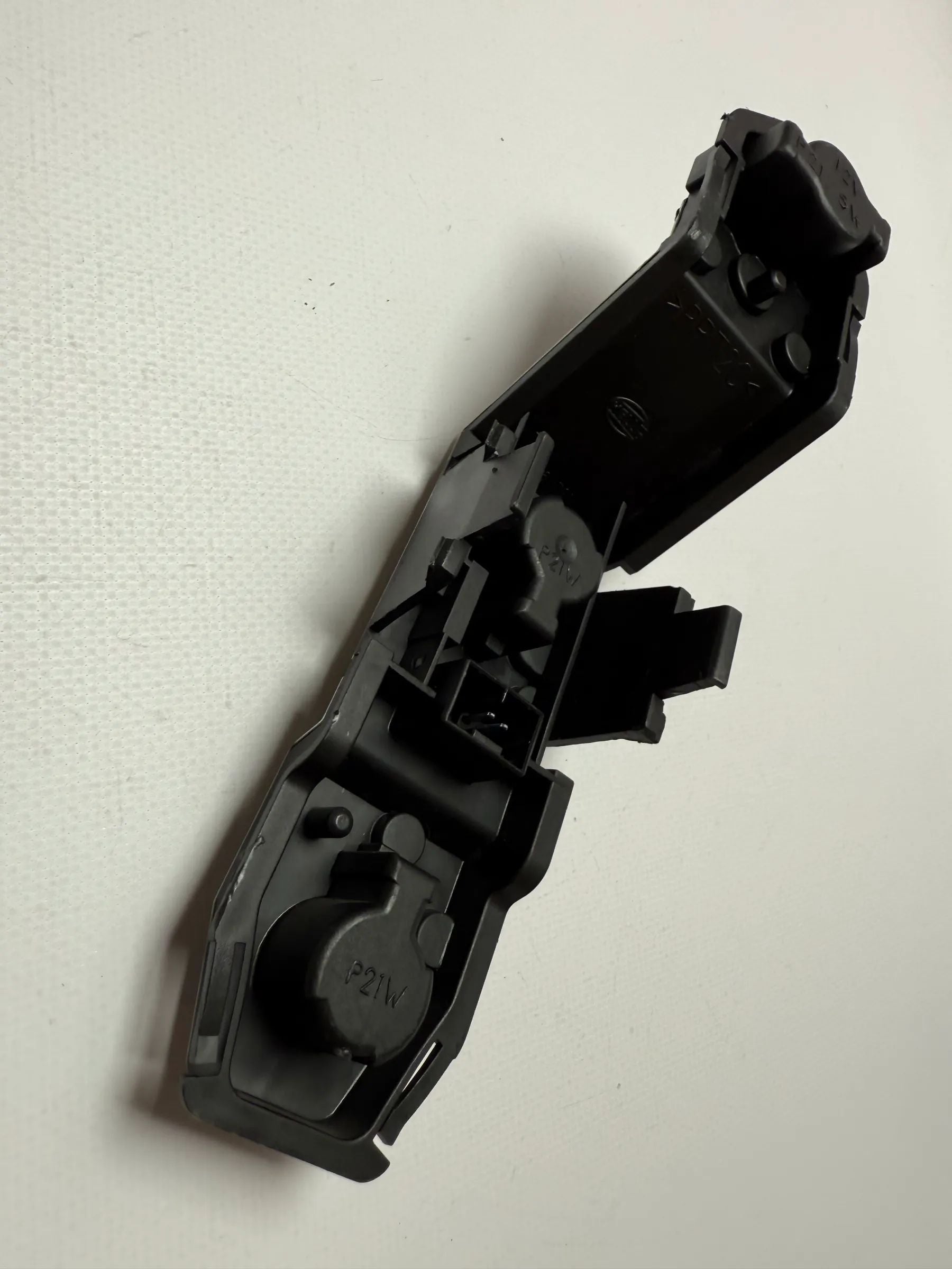 Original NISSAN Micra II K11 Lampenträger Rücklicht Hinten L/R 236 721