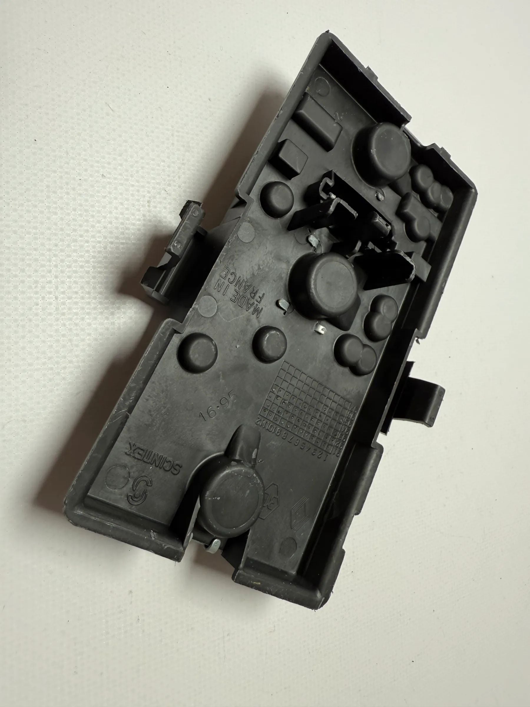 Oryginalny uchwyt lampy tylnej Renault 19 Phase II/III Cabrio (D53/853) 141339