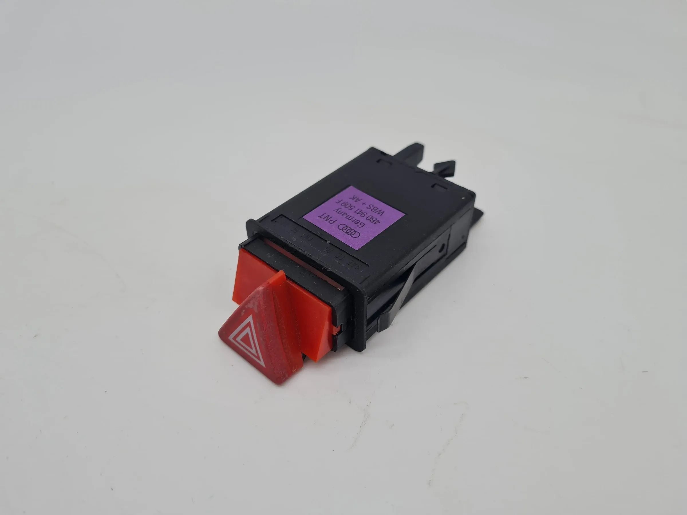 Original Audi A6 (4B2/4B4) Warnblinkschalter Warnblinker 4b0941509F