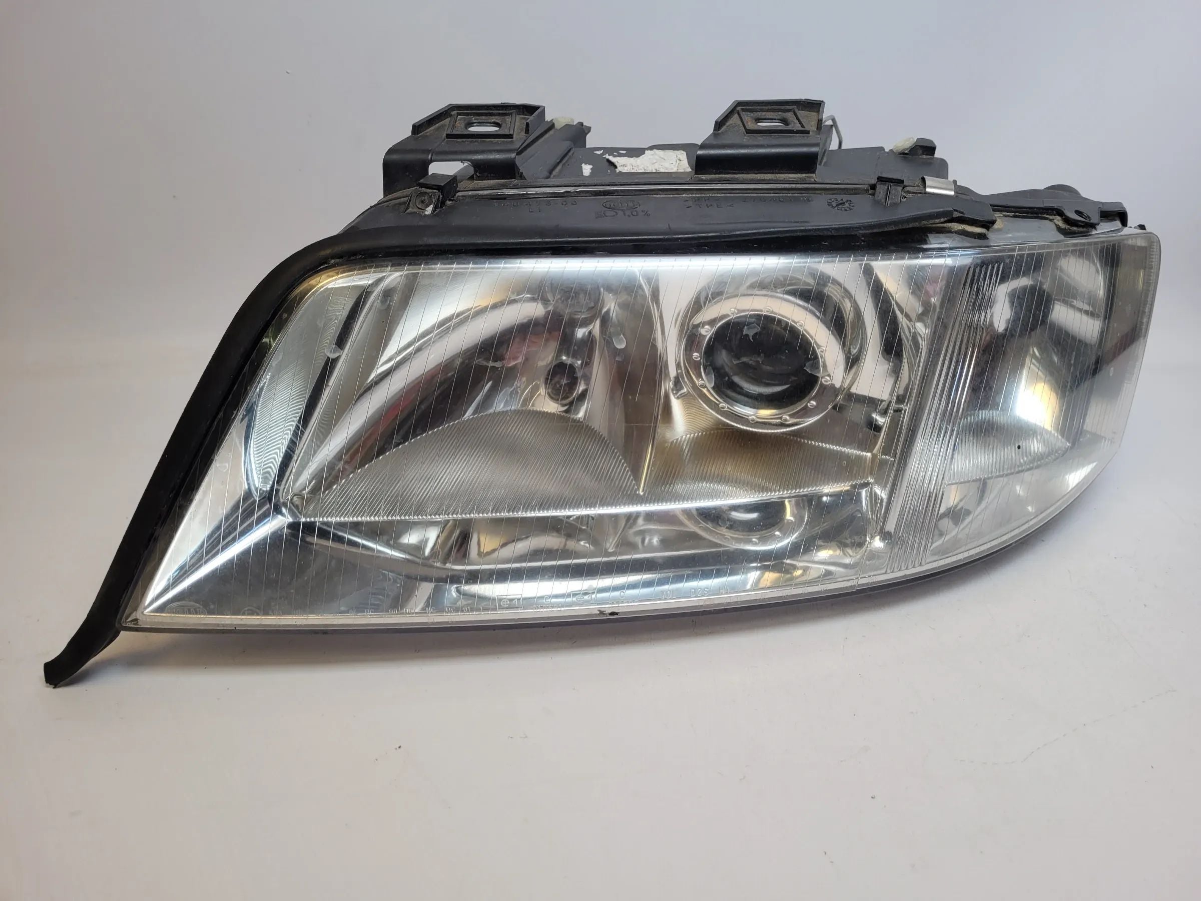 Original Audi A6 (4B2/4B4) Scheinwerfer Frontleuchte Links 4B0941003