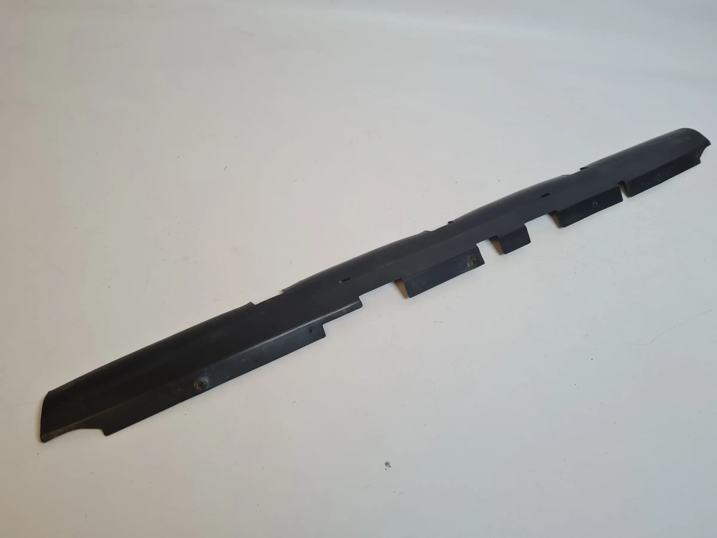 Original Audi A6 (4B2/4B4) Führung Abdeckung Schloßträger 4B0121292