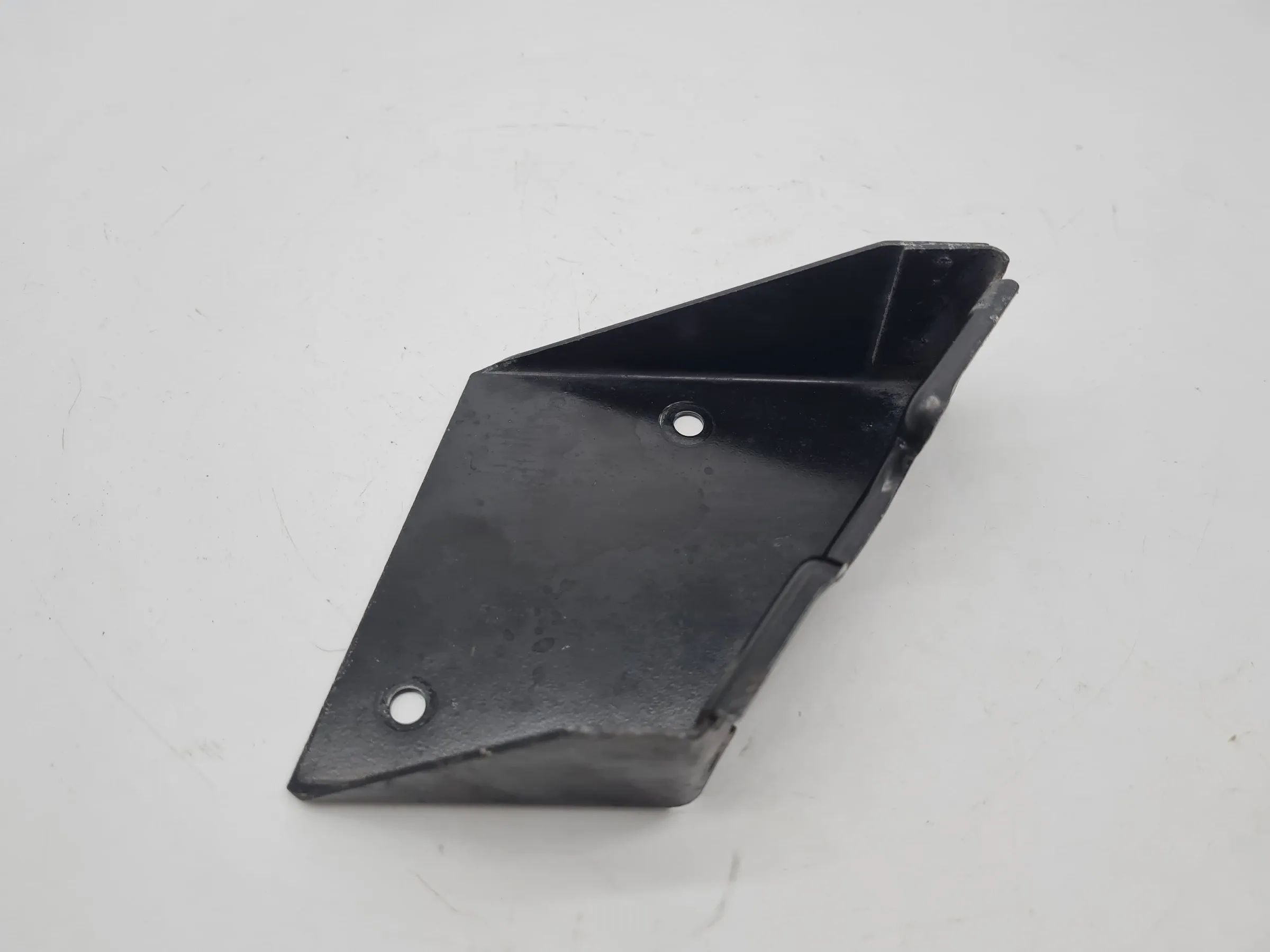 Original Audi A6 (4B2/4B4) Halter Klimatrockner Flasche 8D0260759R