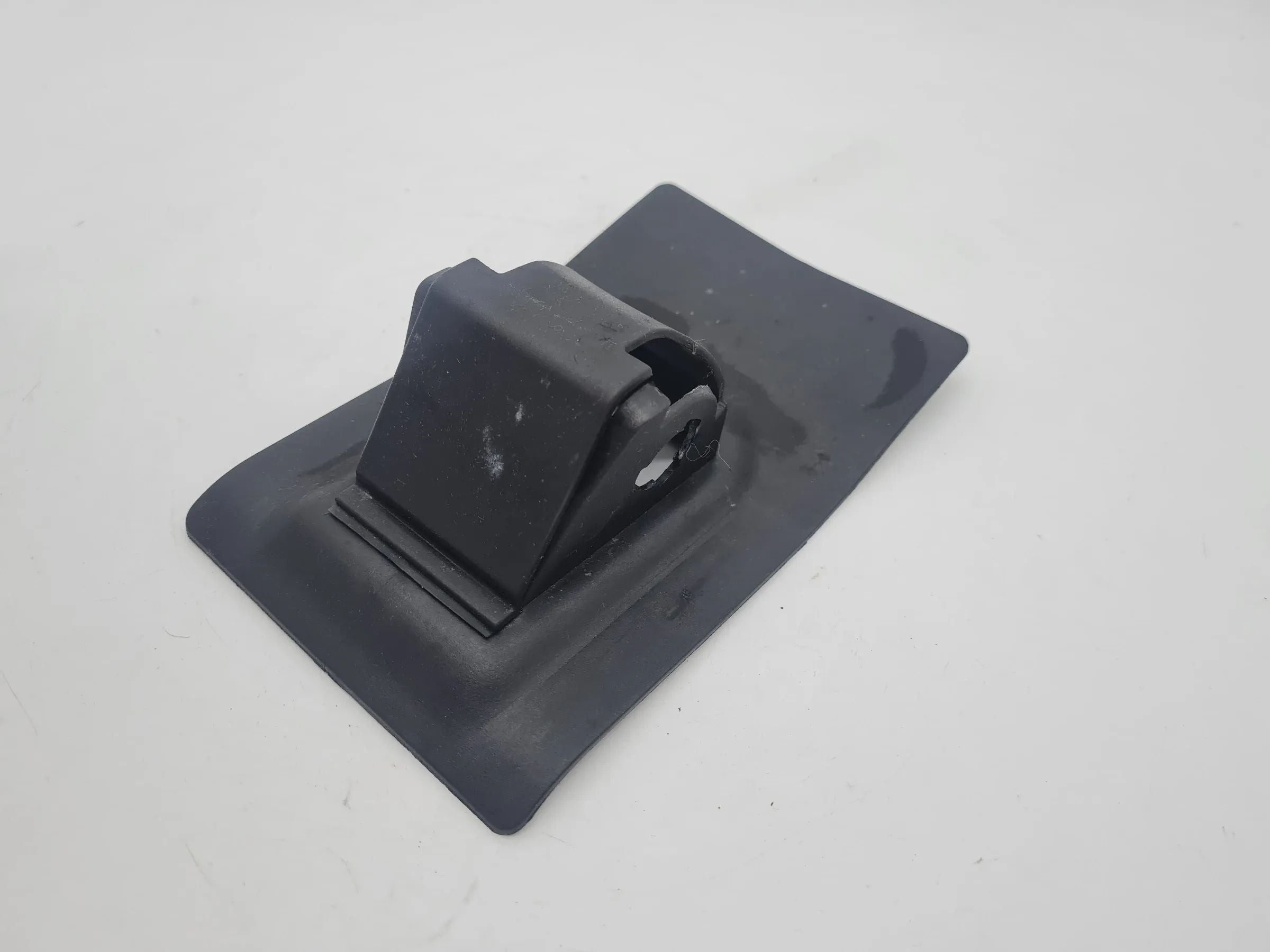 Original Mini One (R50/R53) Abdeckung Doppelgurtschloss Hinten 5321261A