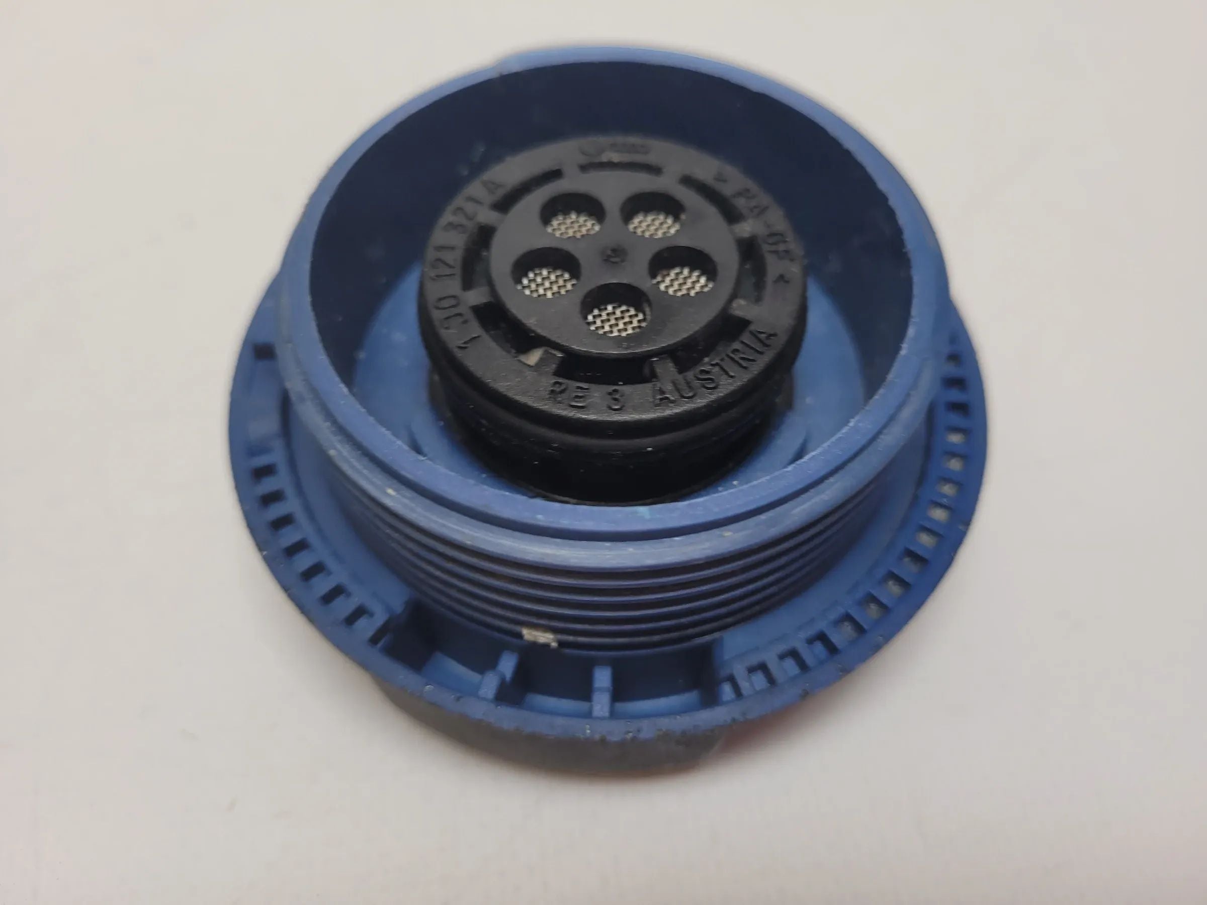 Original Audi A6 (4B2/4B4) Verschlussdeckel Ausgleichbehälter 1J0121321A