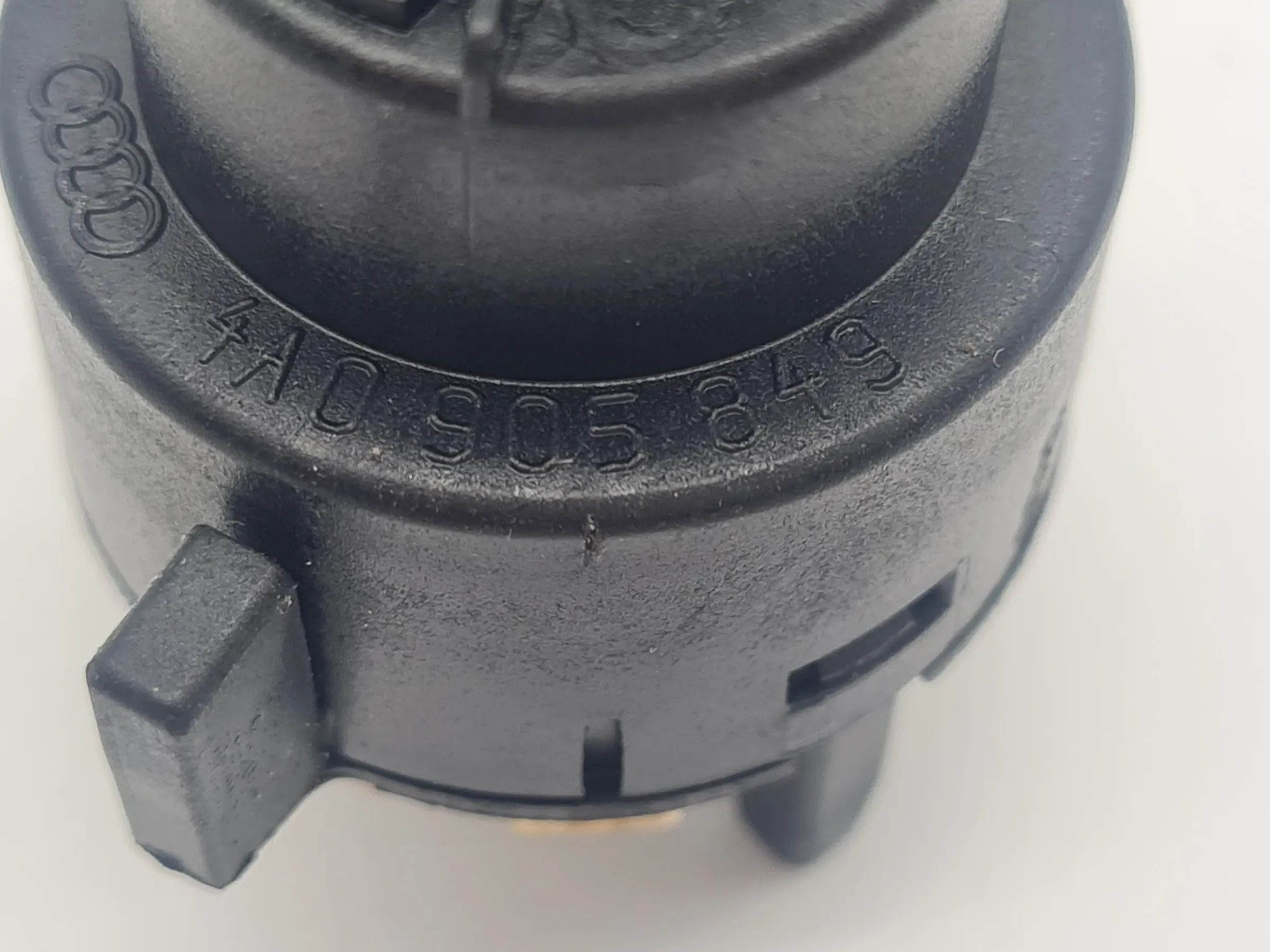 Original Audi A6 (4B2/4B4) Zündschalter Schalter 4A0905849