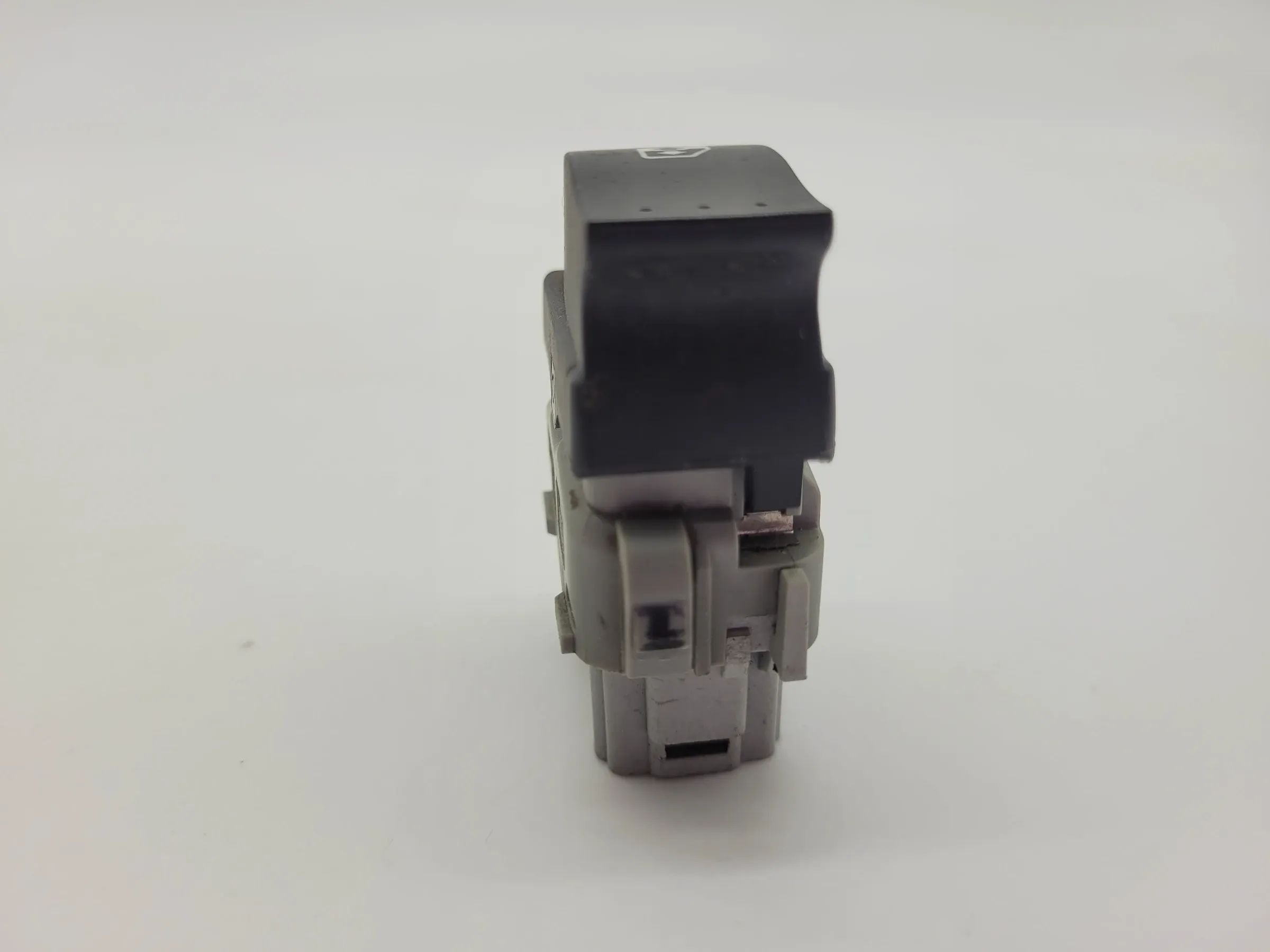 Original Renault Megane II 2 Fensterheber Schalter Taste 2808201/315027A