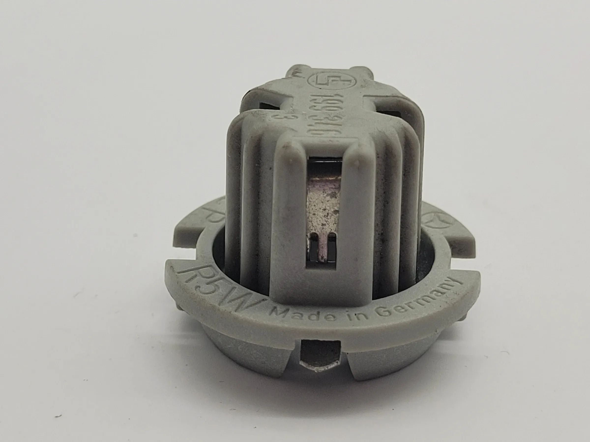 Original Mercedes E-Klasse (W210) Rückleuchte Lampe Fassung, L/R 199346