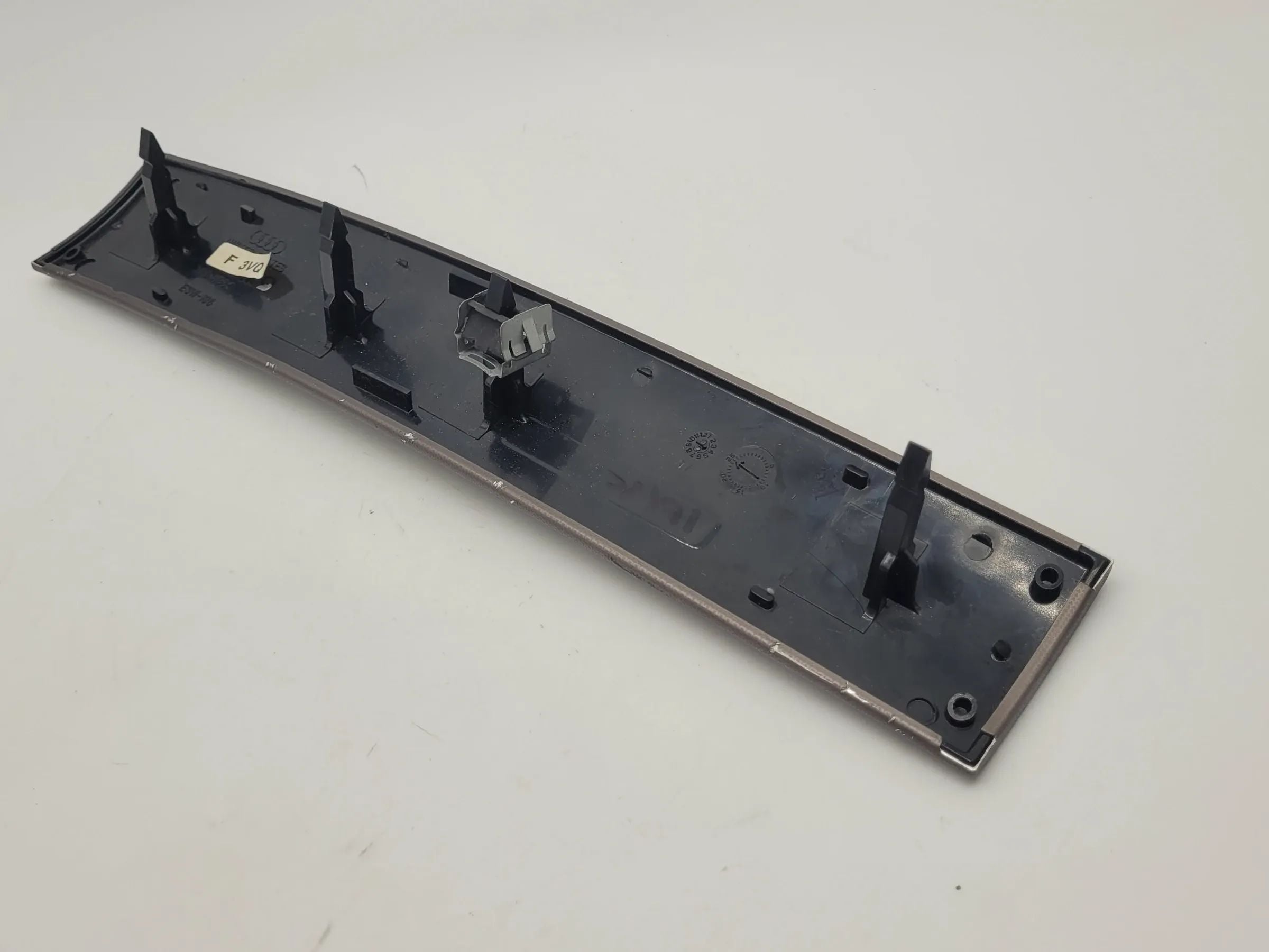 Original Audi A6 (4B2/4B4) Zierleiste Dekorleiste Armaturenbrett 4B1853190