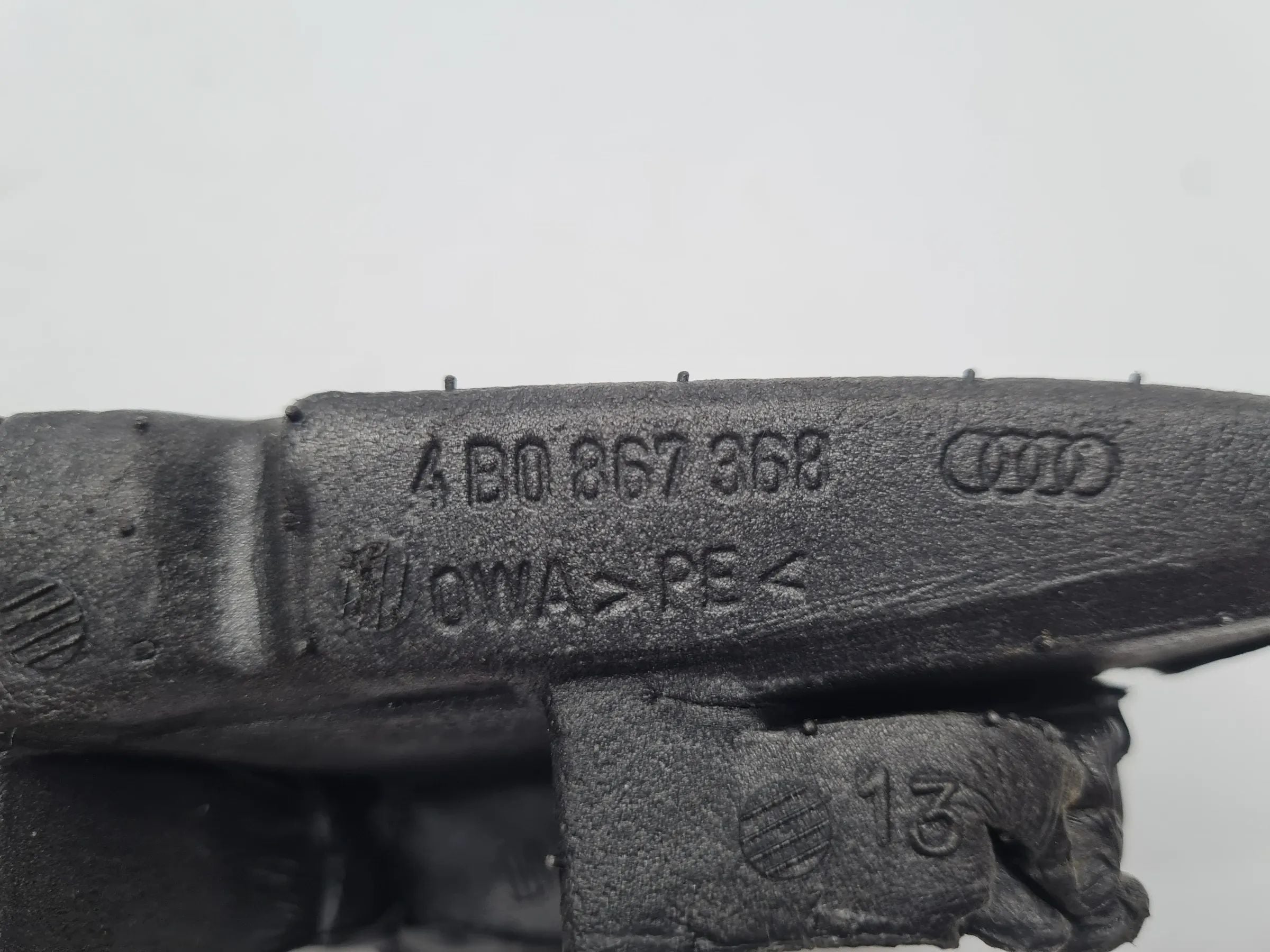 Original Audi A6 4B2/4B4 Formstück hinter Türverkleidung Vorne Rechts 4B0867368