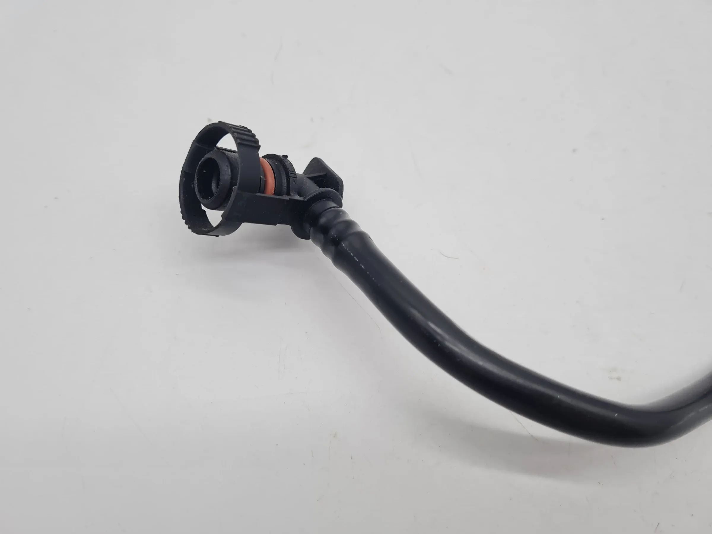 Original BMW 5er (E60/E61/M54) Entlüftungsleitung Tank 13.90-7521857-02