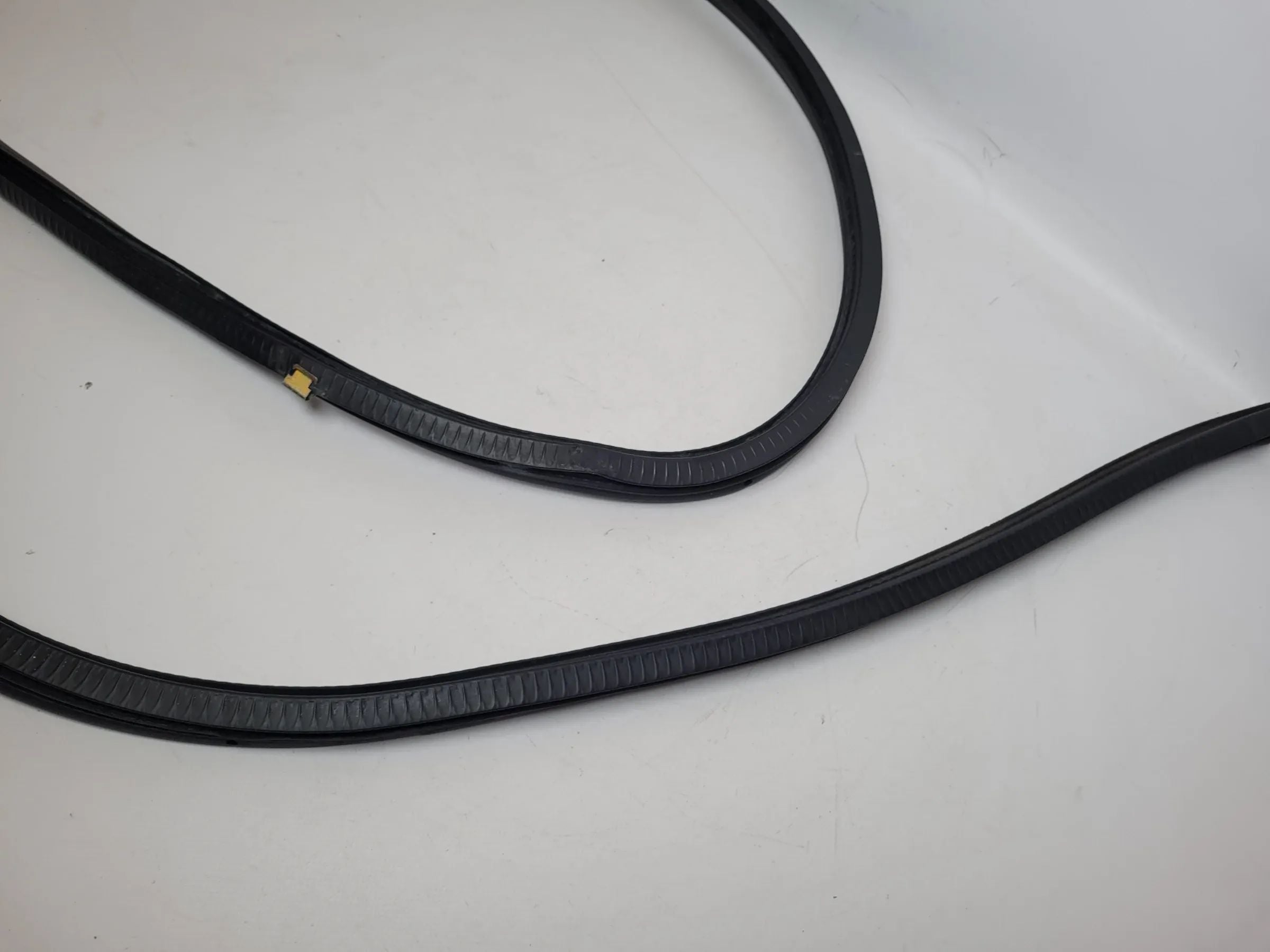 Original Audi A6 (4B2/4B4) Türdichtung Dichtung Gummi Links Vorne 4B0831721