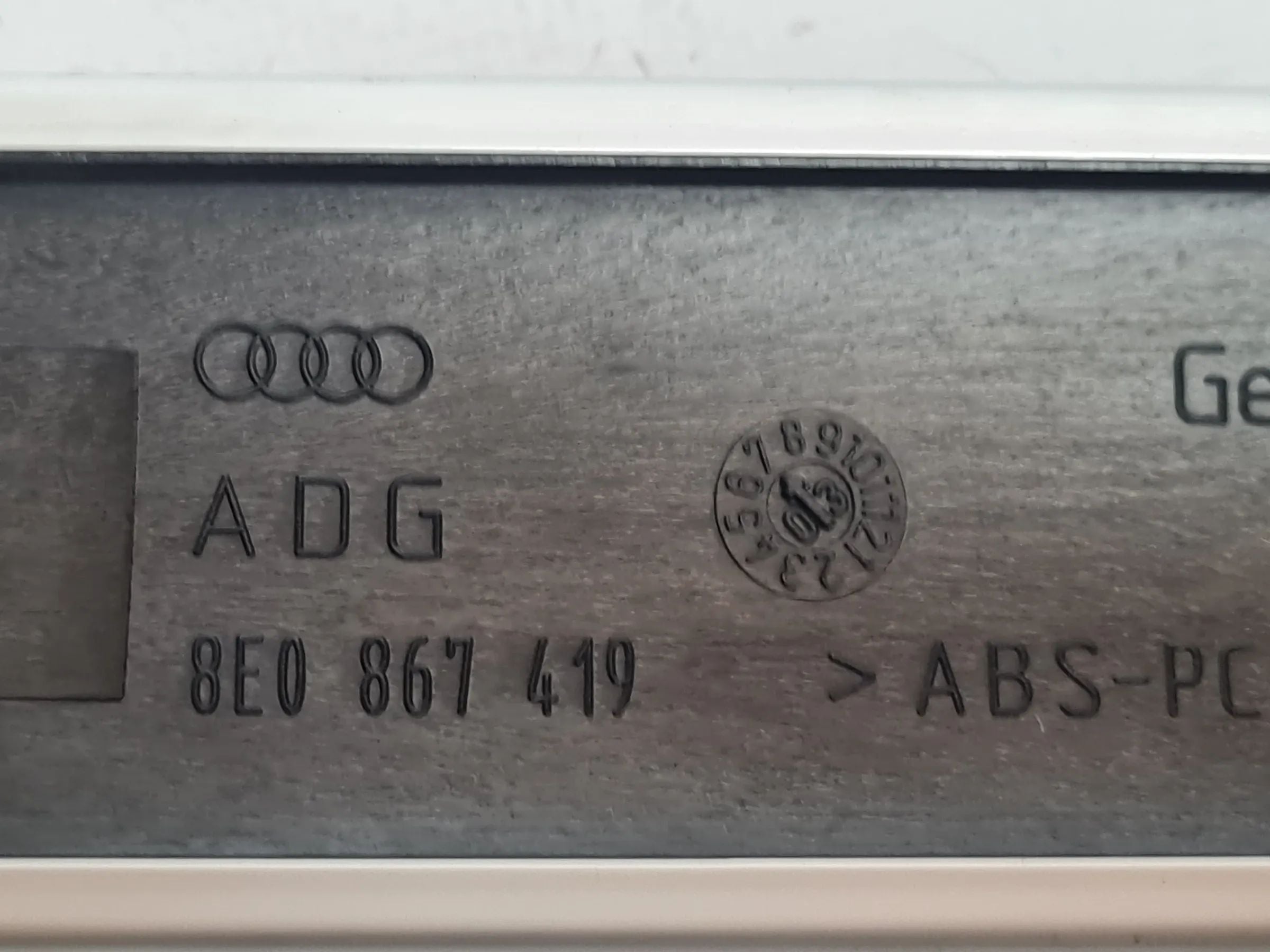 Original Audi A4 (S-Line) Dekorleiste Zierleiste Links Hinten 8E0867419