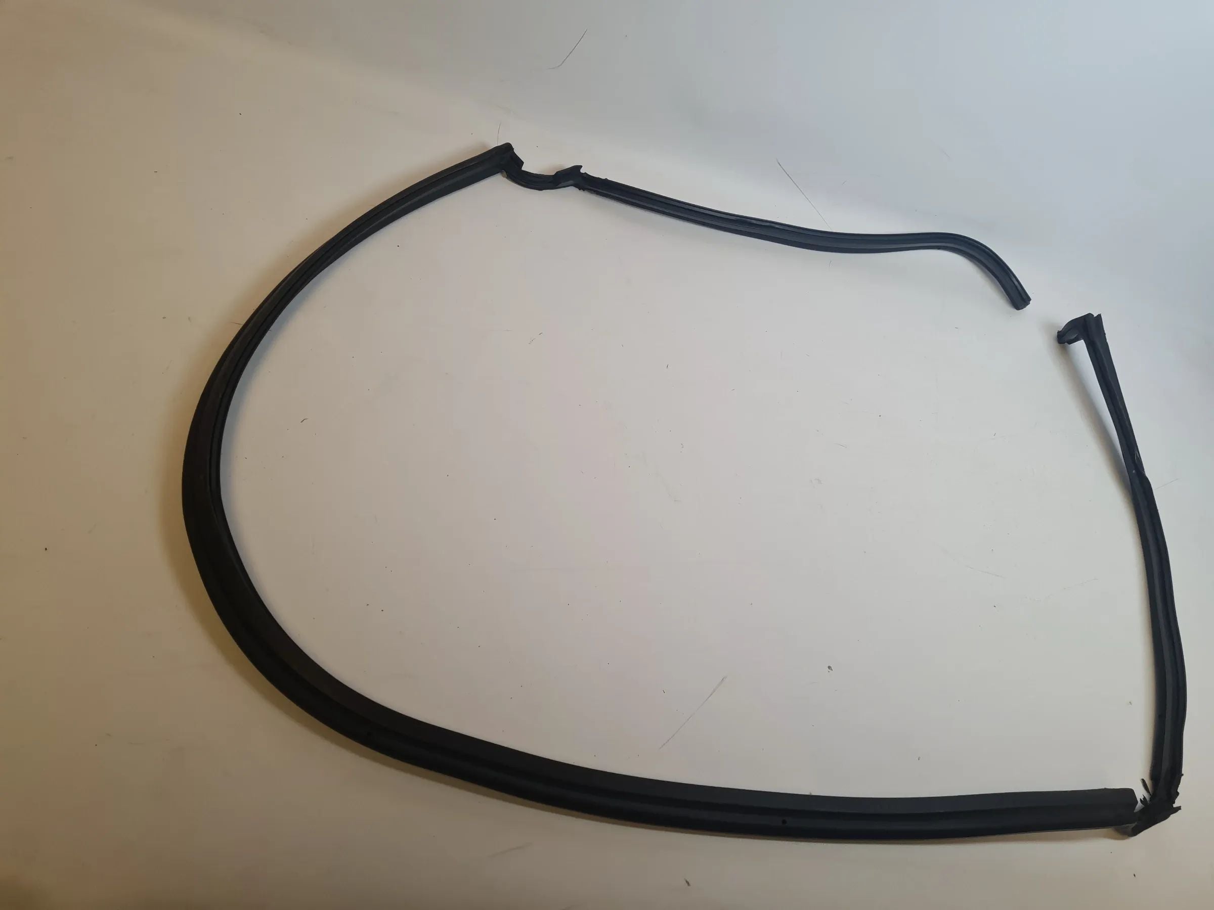Original Mini One (R50/R53) Dichtung Frontklappe Motorhaube Hinten 7058137