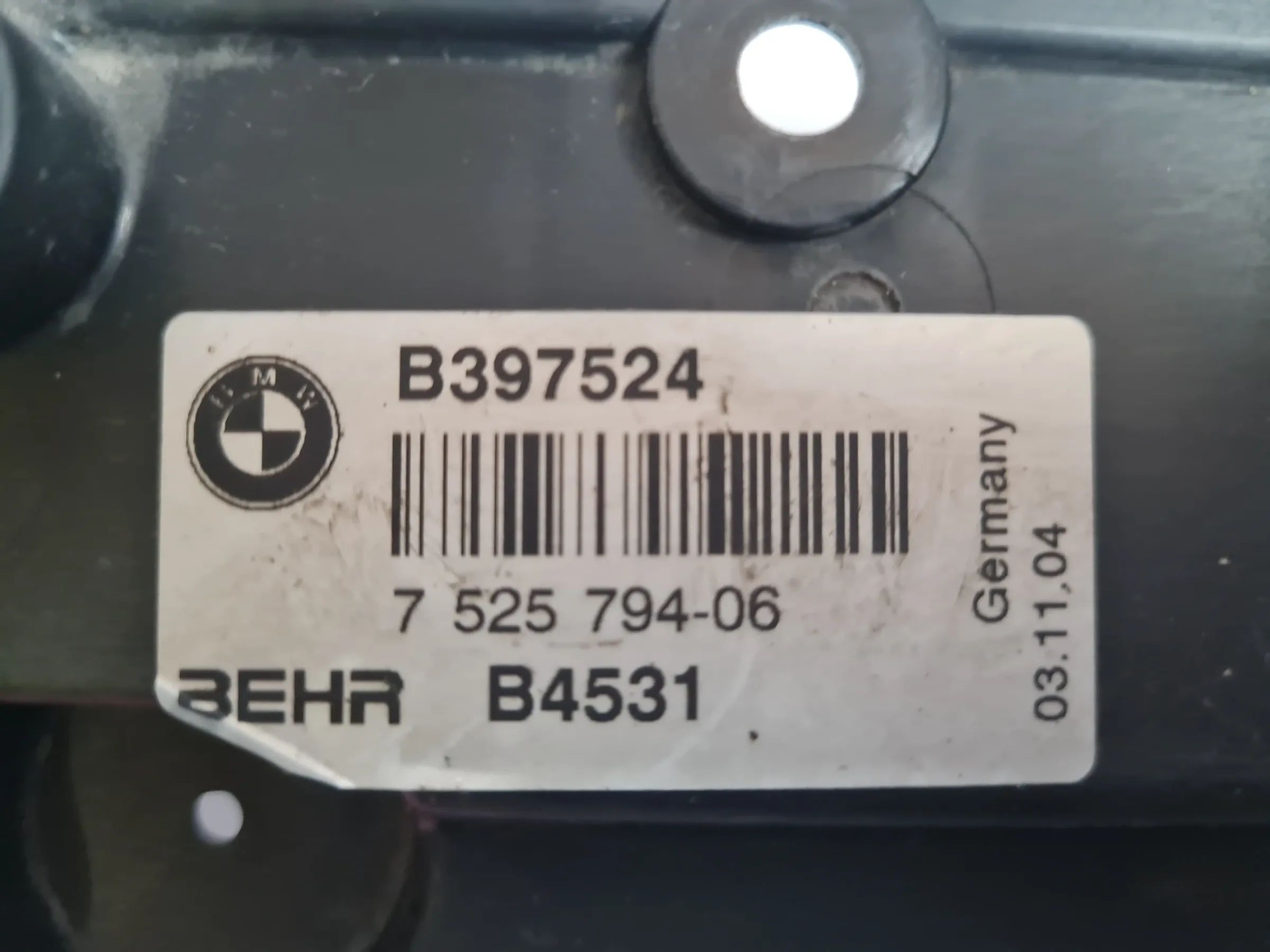 Original BMW 5er (E60/E61) Kühlerverkleidung 17.10-7519205-07