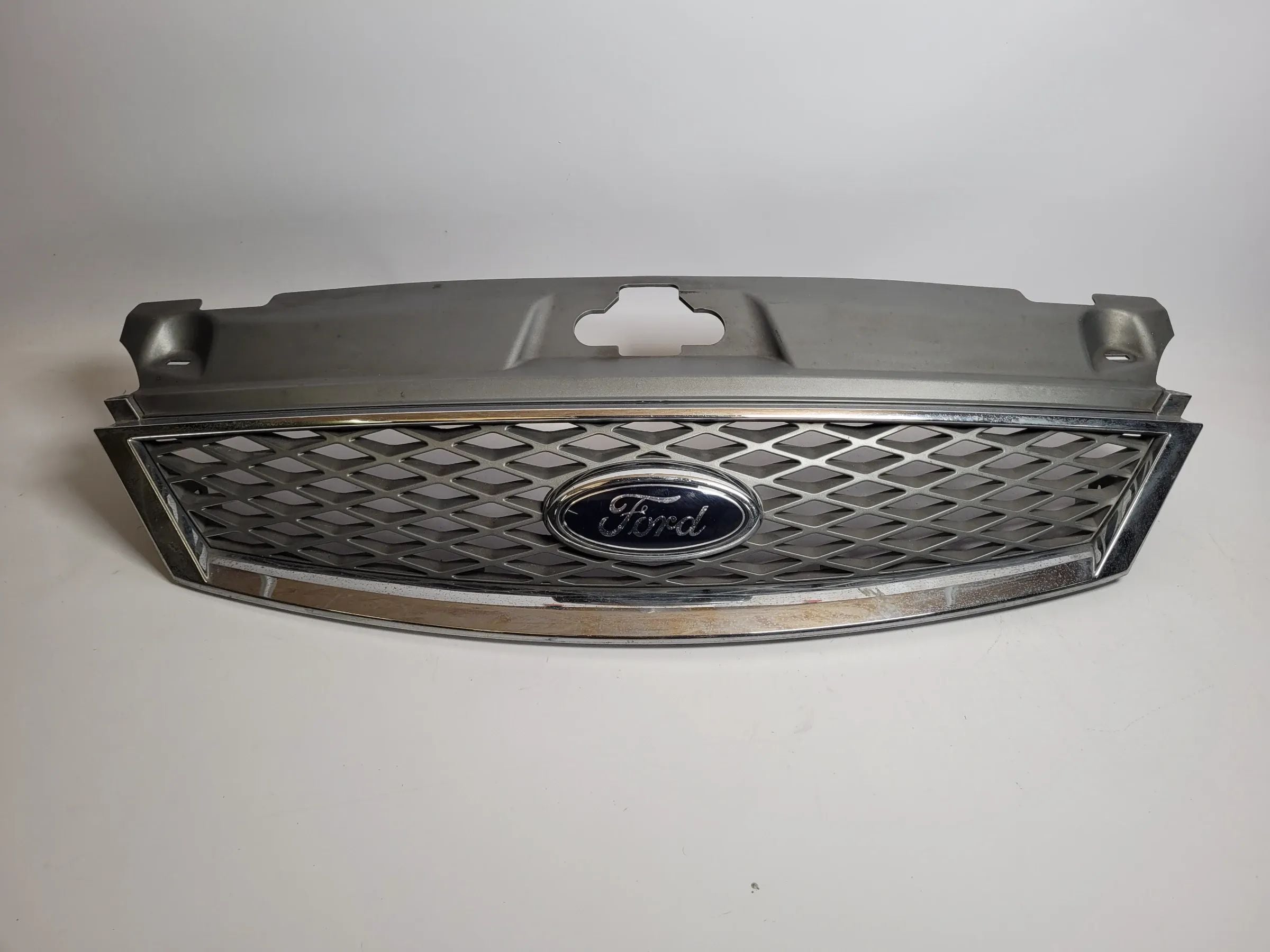 Original Ford Mondeo 3 III BWY/B4Y/B5Y Kühlergrill 6S7X-8A133-BA