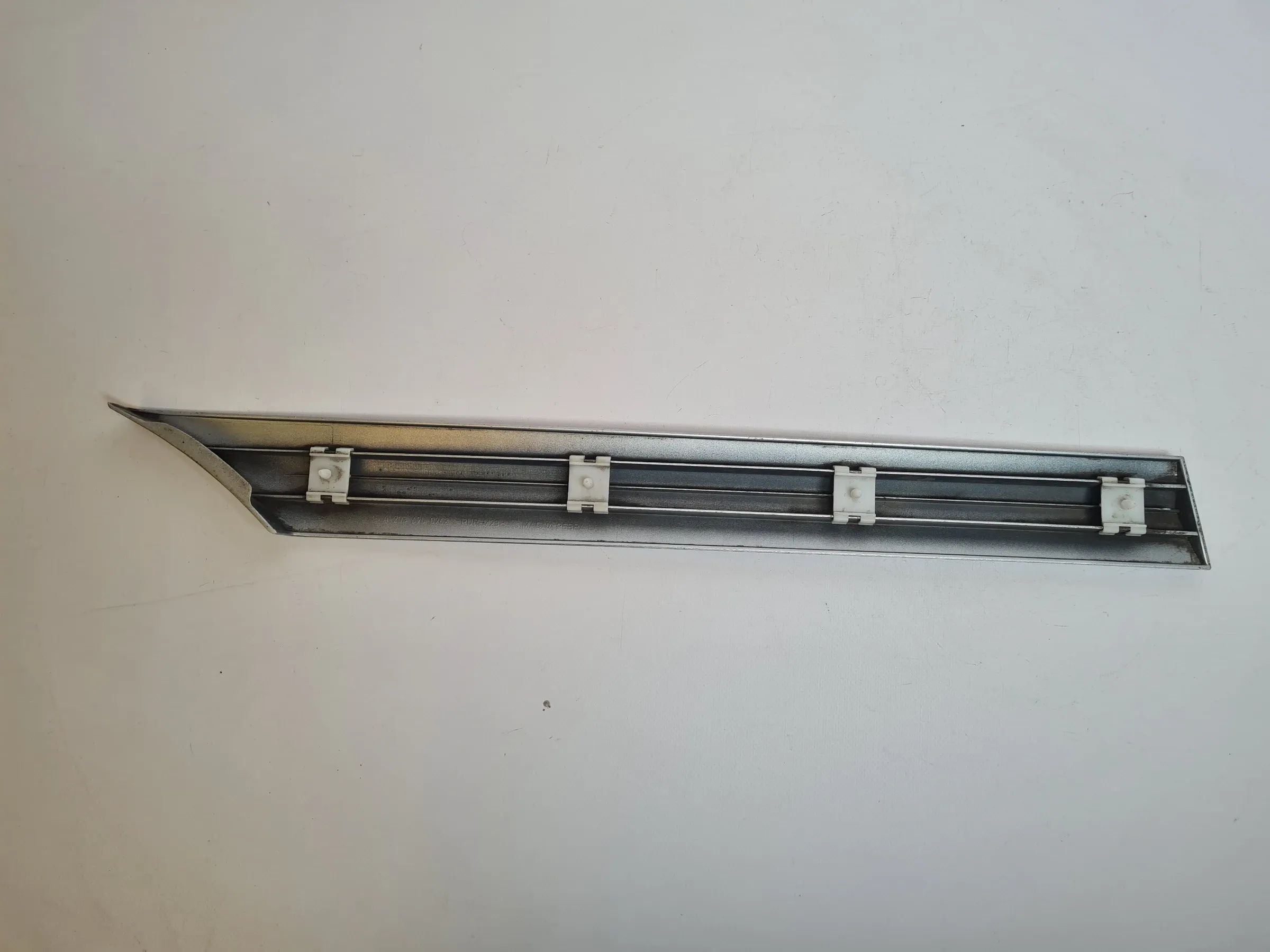 Original Mercedes-Benz C-Klasse (W203) Zierleiste Links Hinten A2036900762