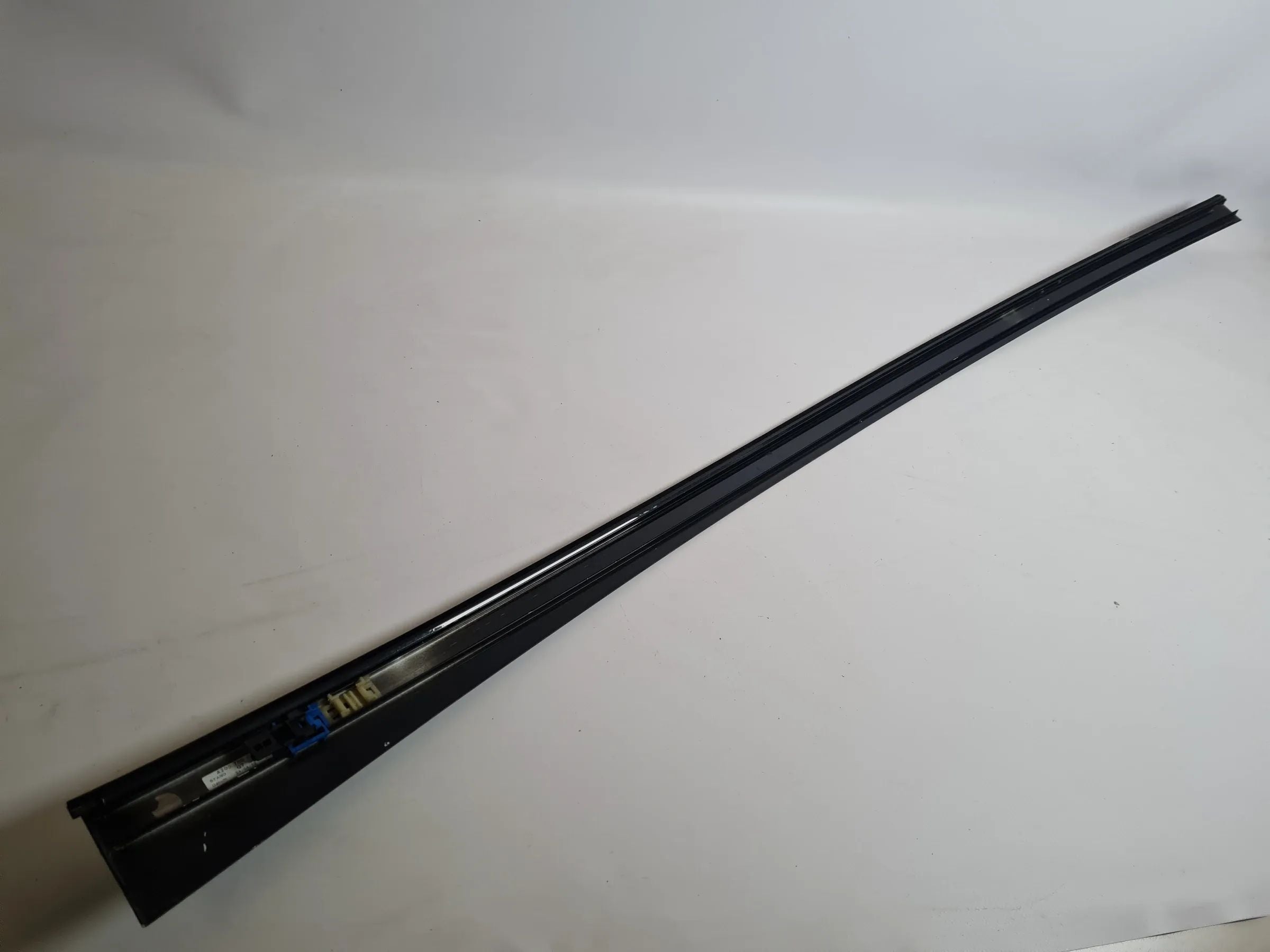 Original Mercedes-Benz C-Klasse (W203) Dachzierleiste Links A2037800156