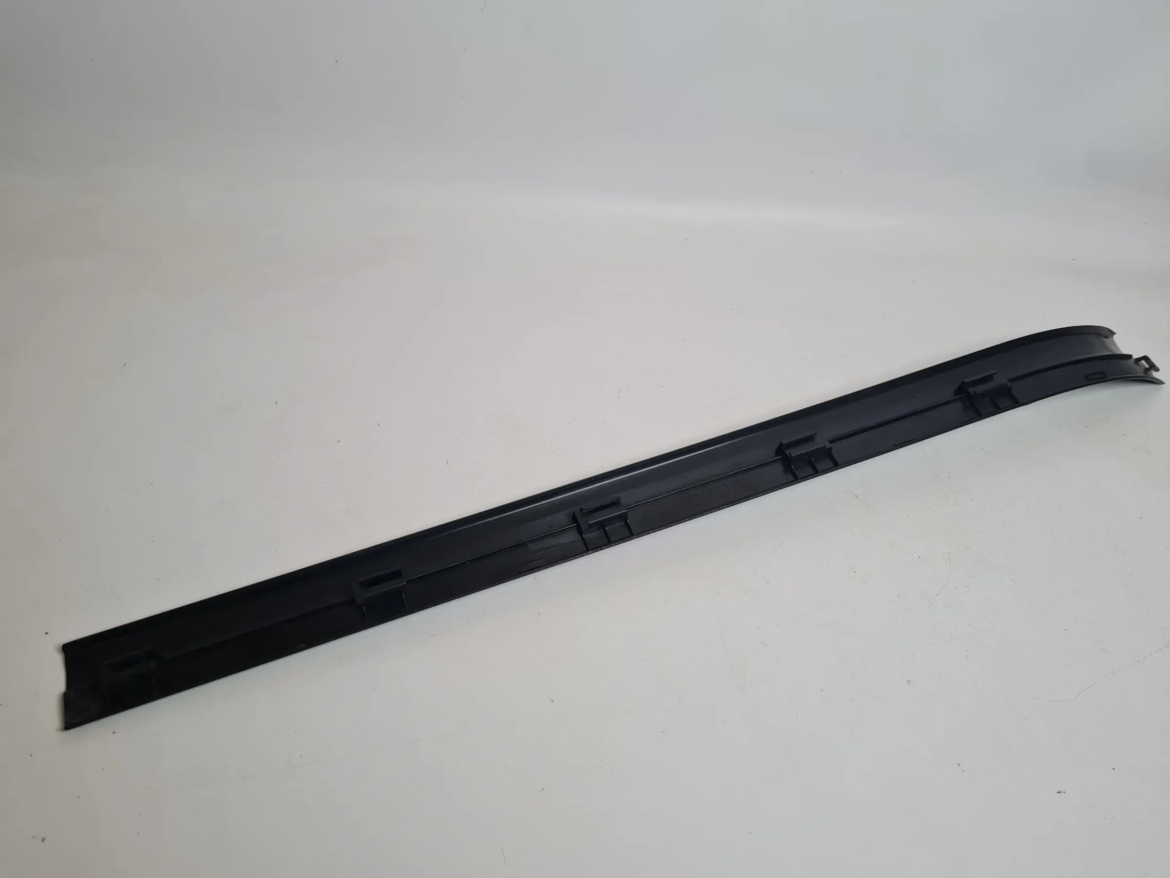 Original BMW X5 (E53) Einstiegsblende Kick Trim Vorne Links 8402107