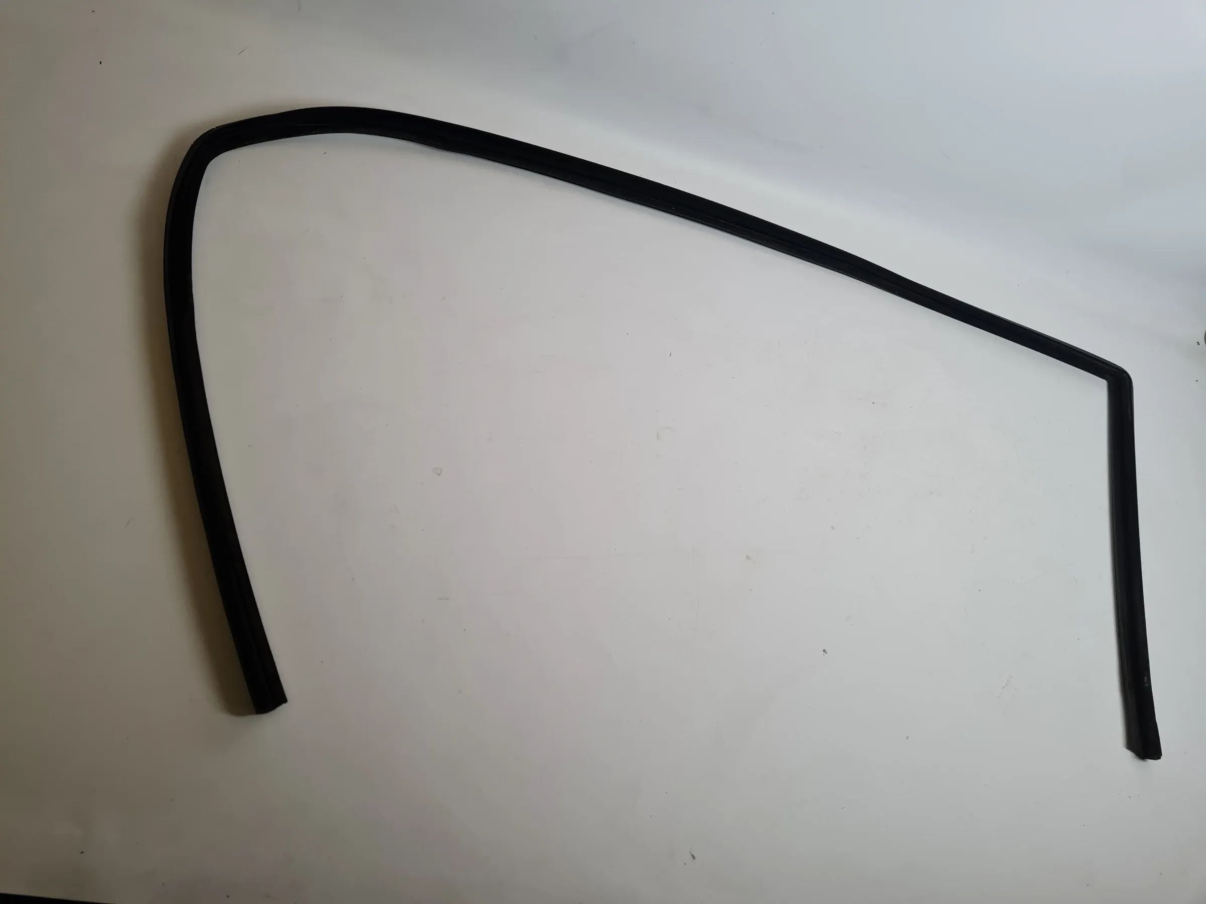 Original Mercedes C-Klasse (CL203) Dichtung Tür Fenster Rechts Vorne Innen