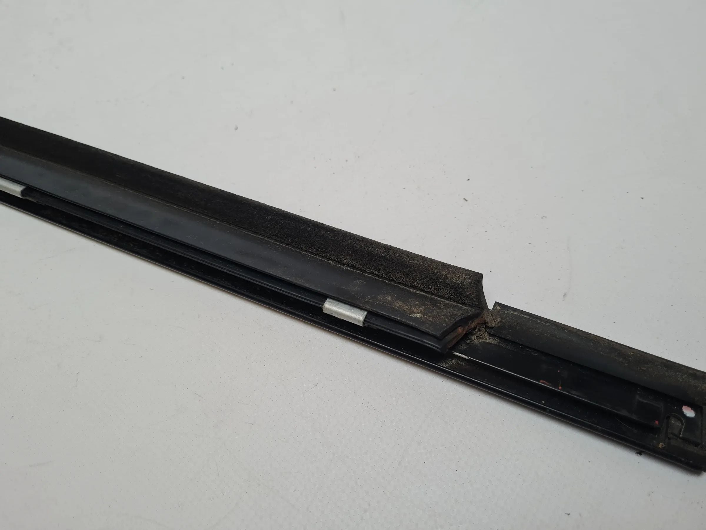 Original Mercedes C-Klasse (CL203) Einstiegsleiste Rechts Schwarz A2036903280