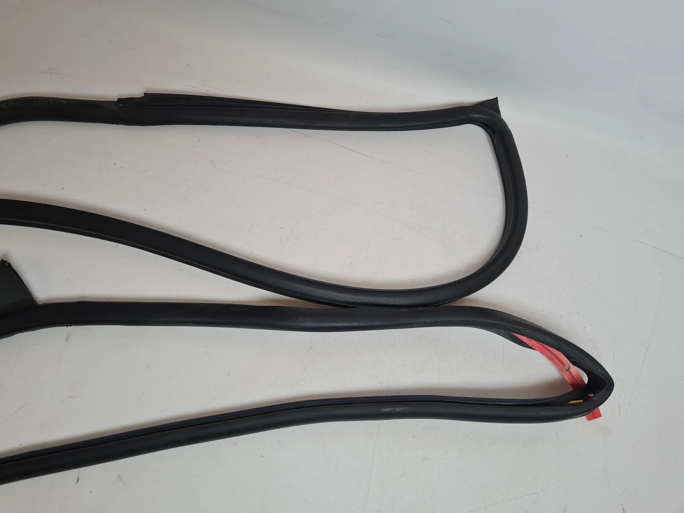 Original Mercedes C-Klasse (CL203) Dichtung Tür Links A2037272930