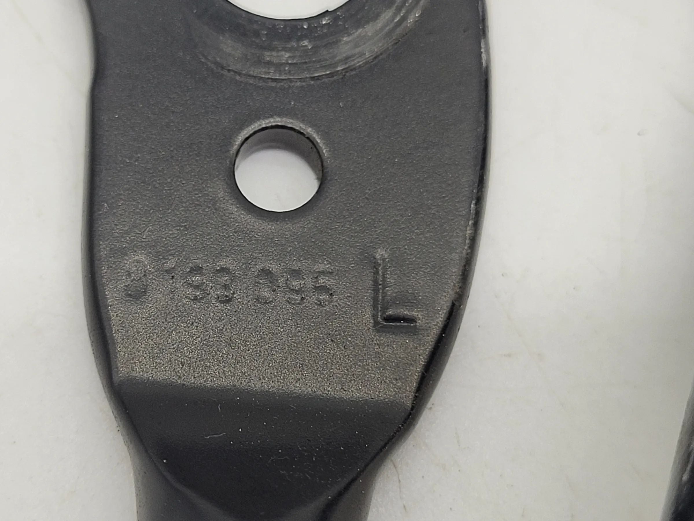 BMW 5er Touring E39 Halter Sicherheitsgurt Hinten Links 8193095 (Original)