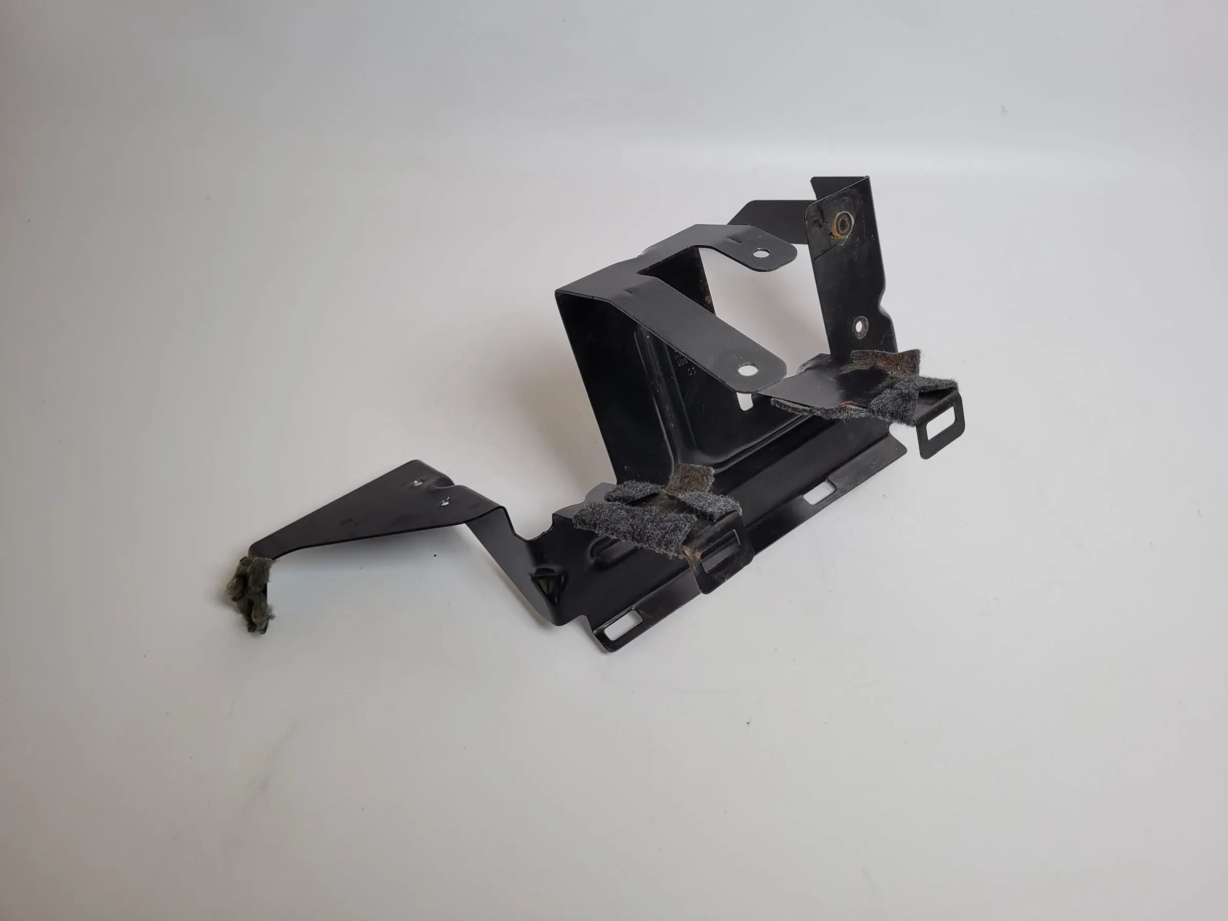 Audi A6 (4B2/4B4) Halterung / Befestigung 4B5011215A Original