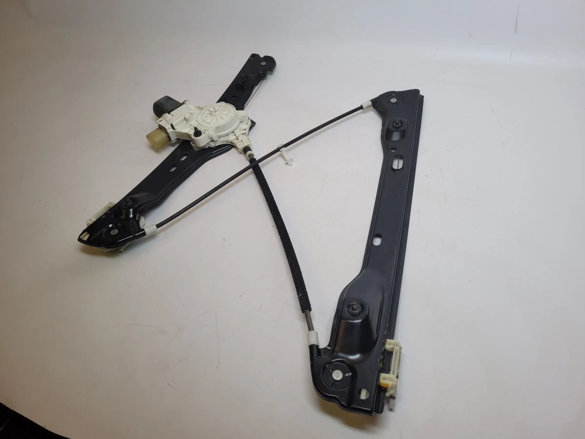 BMW 3er Touring E91 Fensterhebermotor + Gestänge Vorne Links 7060265 Original