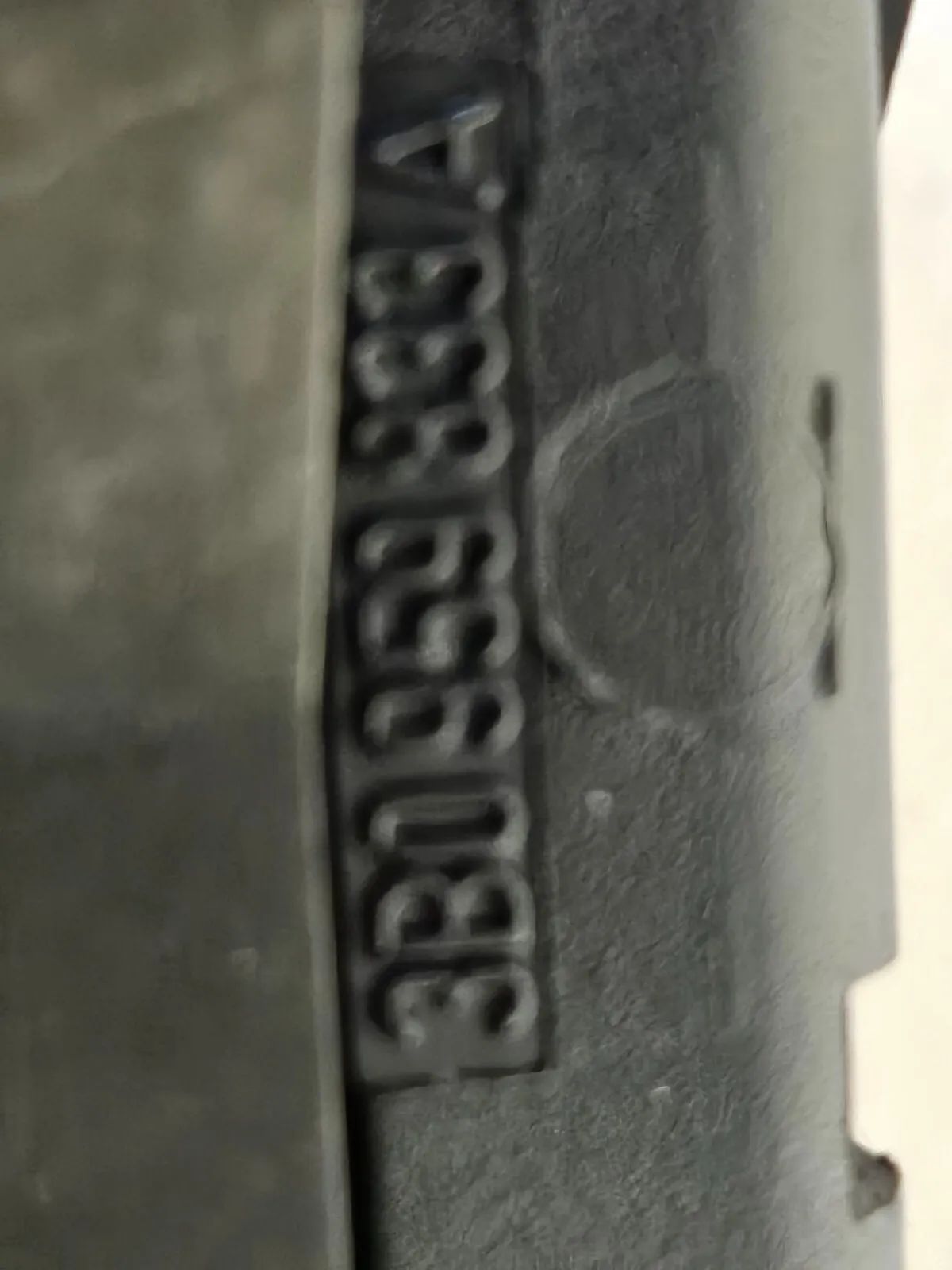 Original fuel filler flap switch for VW GOLF IV 4 (1J1) 1.4 16V 1998 3B0959833A 