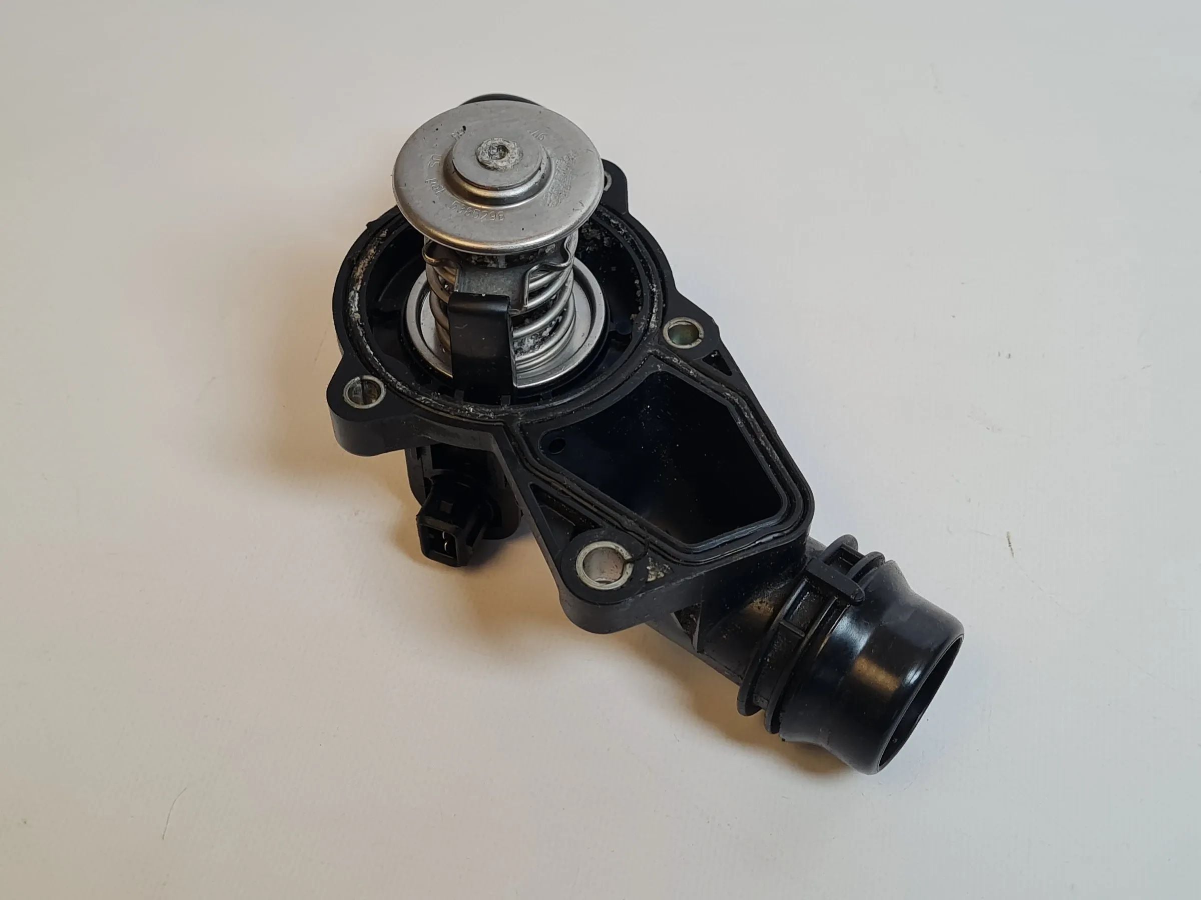 BMW Thermostat m. Gehäuse M52 M54 E38 E39 E46 E60 E61 E65 E66 Z3 Z4 X3 X5