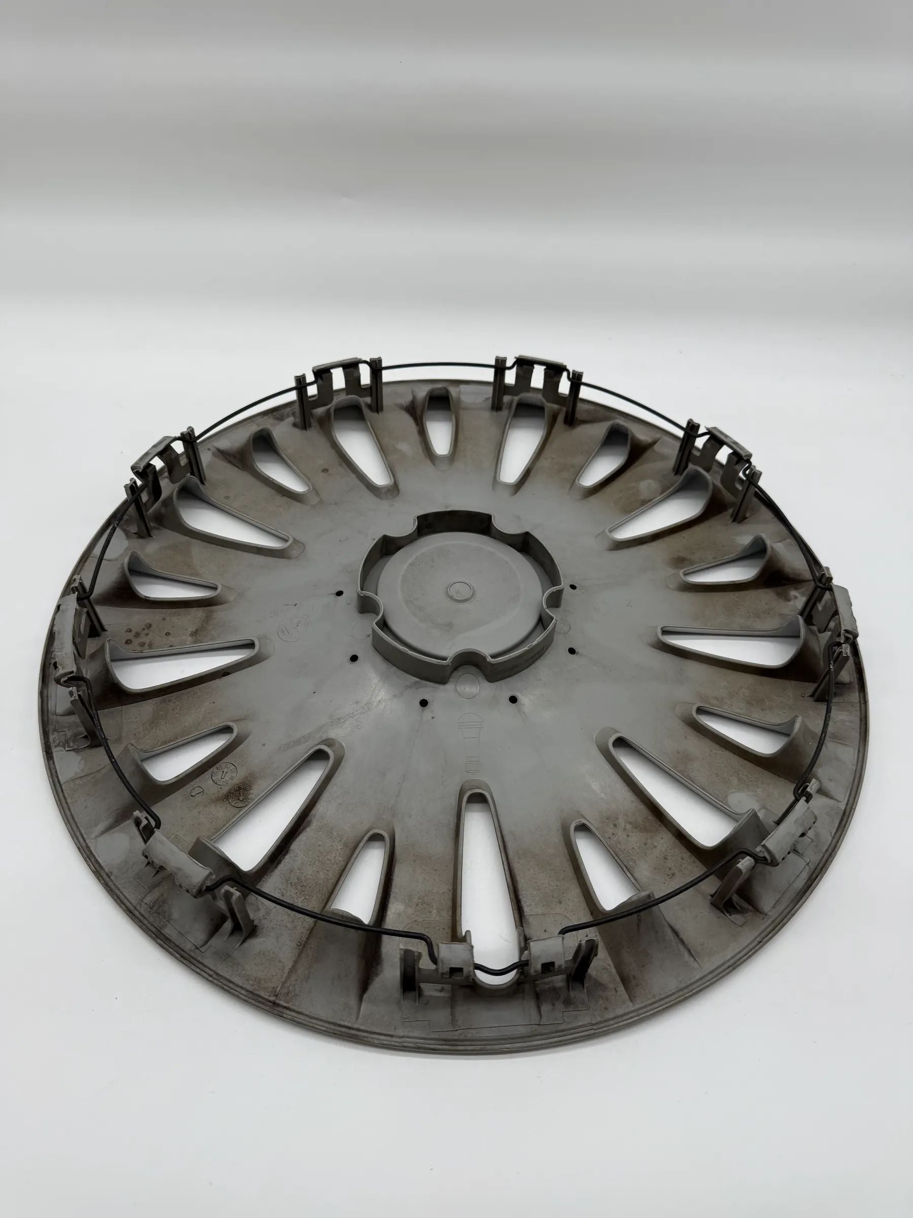 VW PASSAT GOLF TOURAN RADKAPPE RADZIERBLENDE 16 ZOLL 3C0601147D