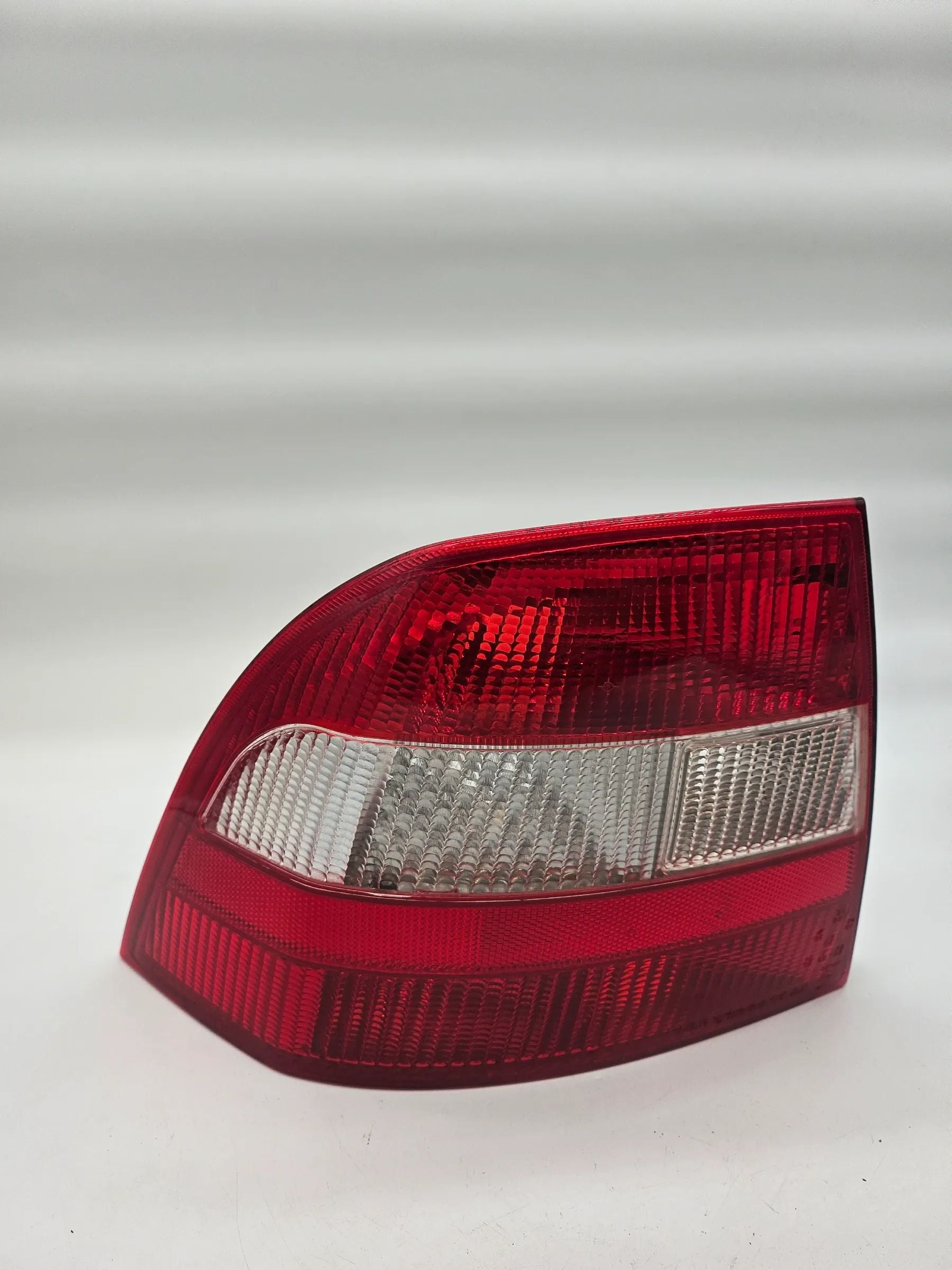 Original Opel Vectra B J96 Lampu Belakang Kiri Carello 37370748
