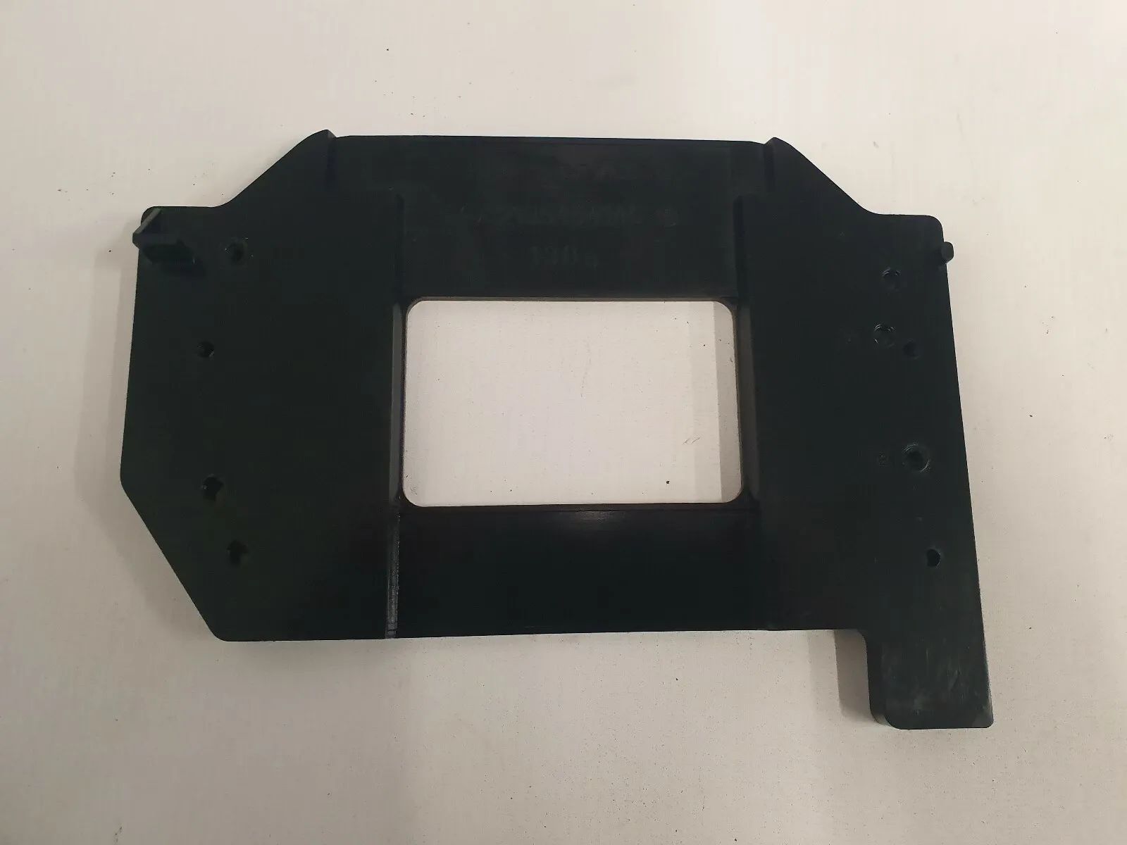 Suporte original Mercedes-Benz W210 para unidade de controlo 2105454140