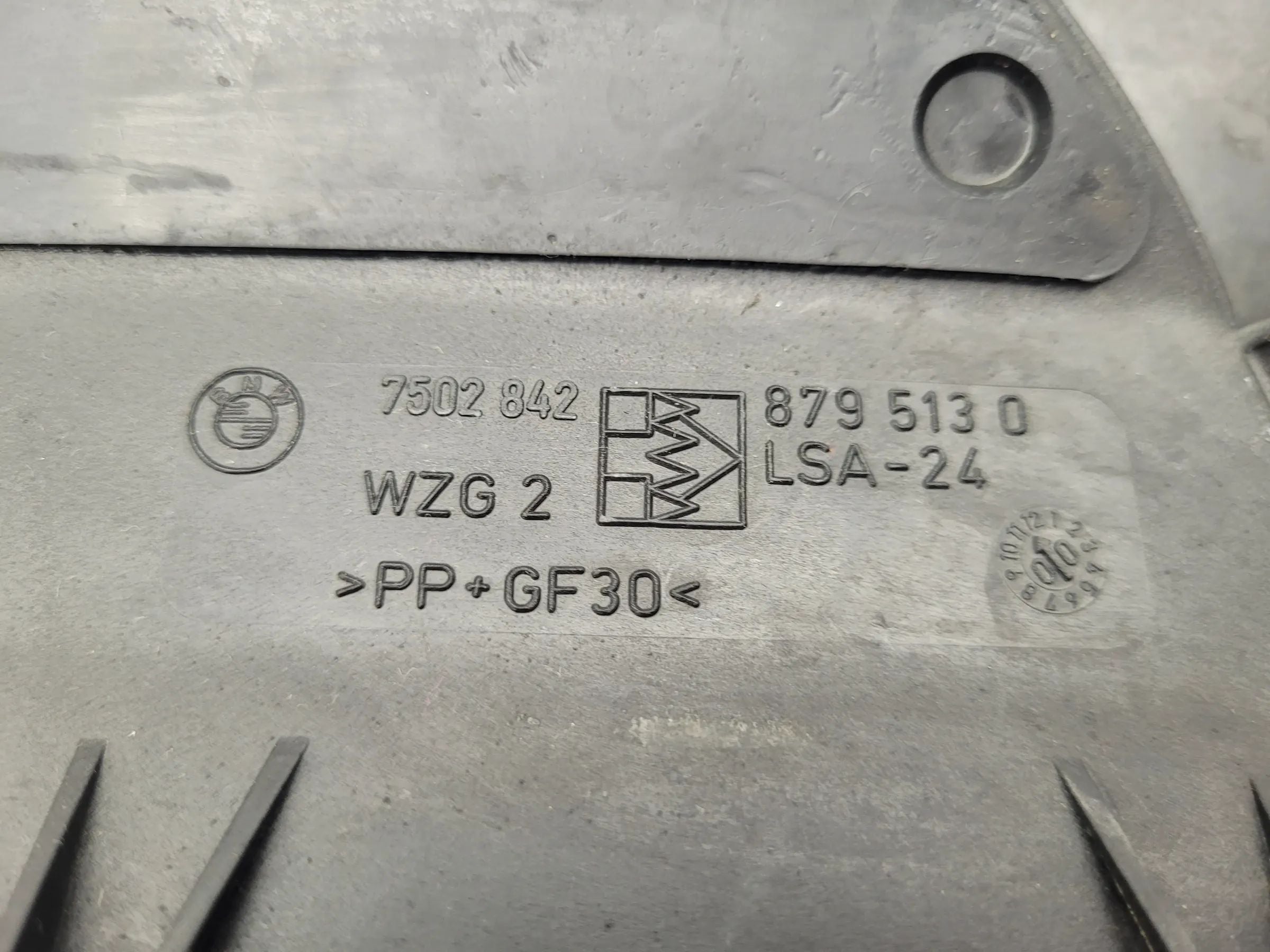 Original BMW 5er (E46) Motorluftansaugkanal / Ansaugstutzen 7502842