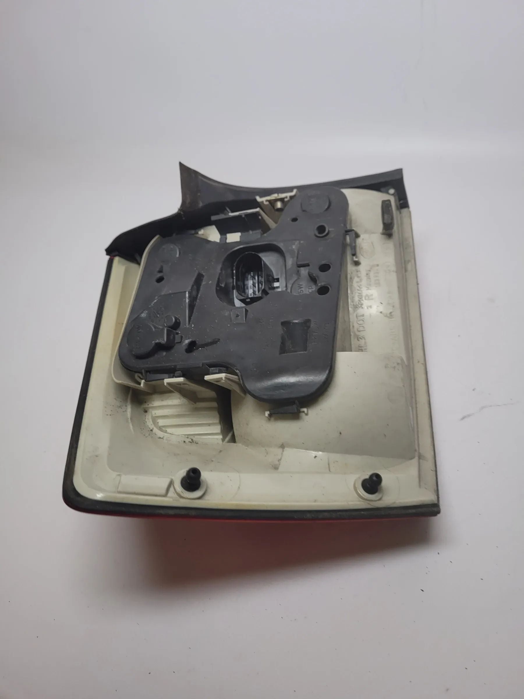 Original Audi A4 (8E2) Rück- & Bremsleuchte Rechts 153948