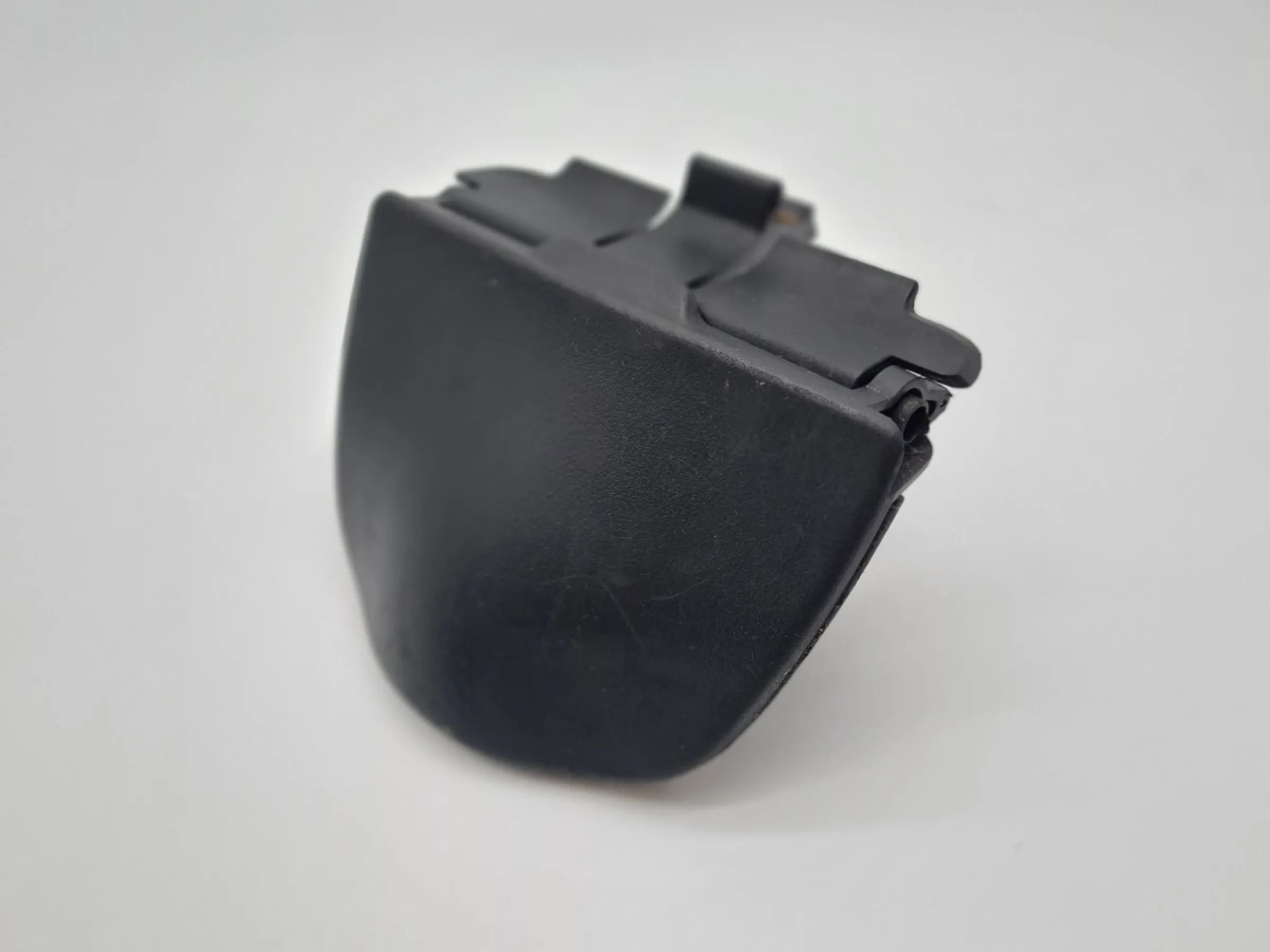 Original Peugeot 206 CC (2D) Aschenbecher Vorne 9627639377