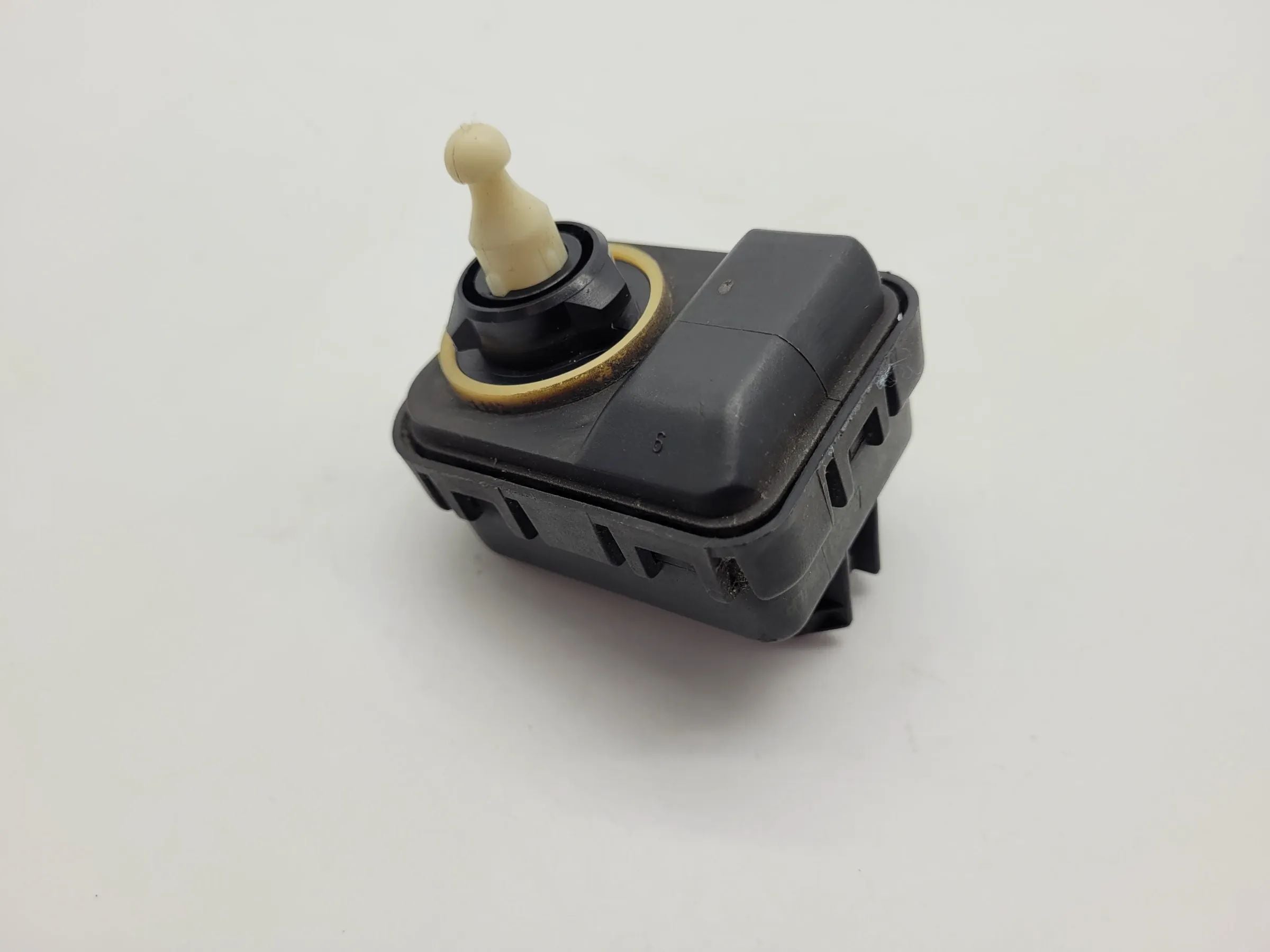 Opel Agila A (H00) Scheinwerfer Stellmotor LWR L/R 9194828