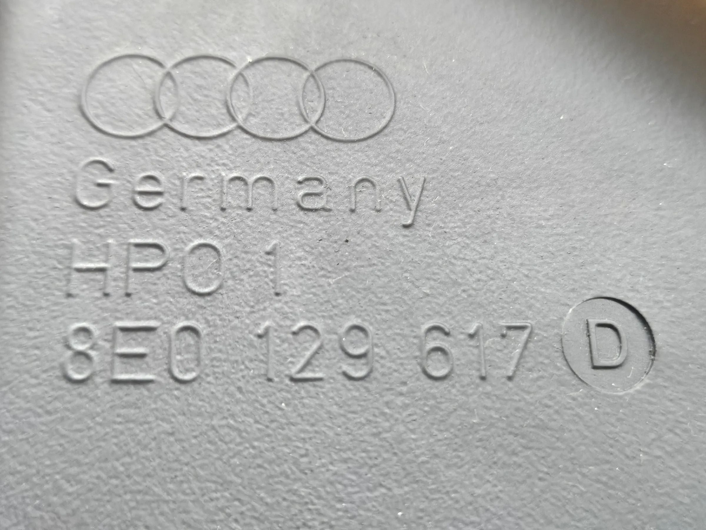 Original Audi S4 B7 8E 4.2 Luft Ansaugung Führung Ansaugrohr 8E0129617D