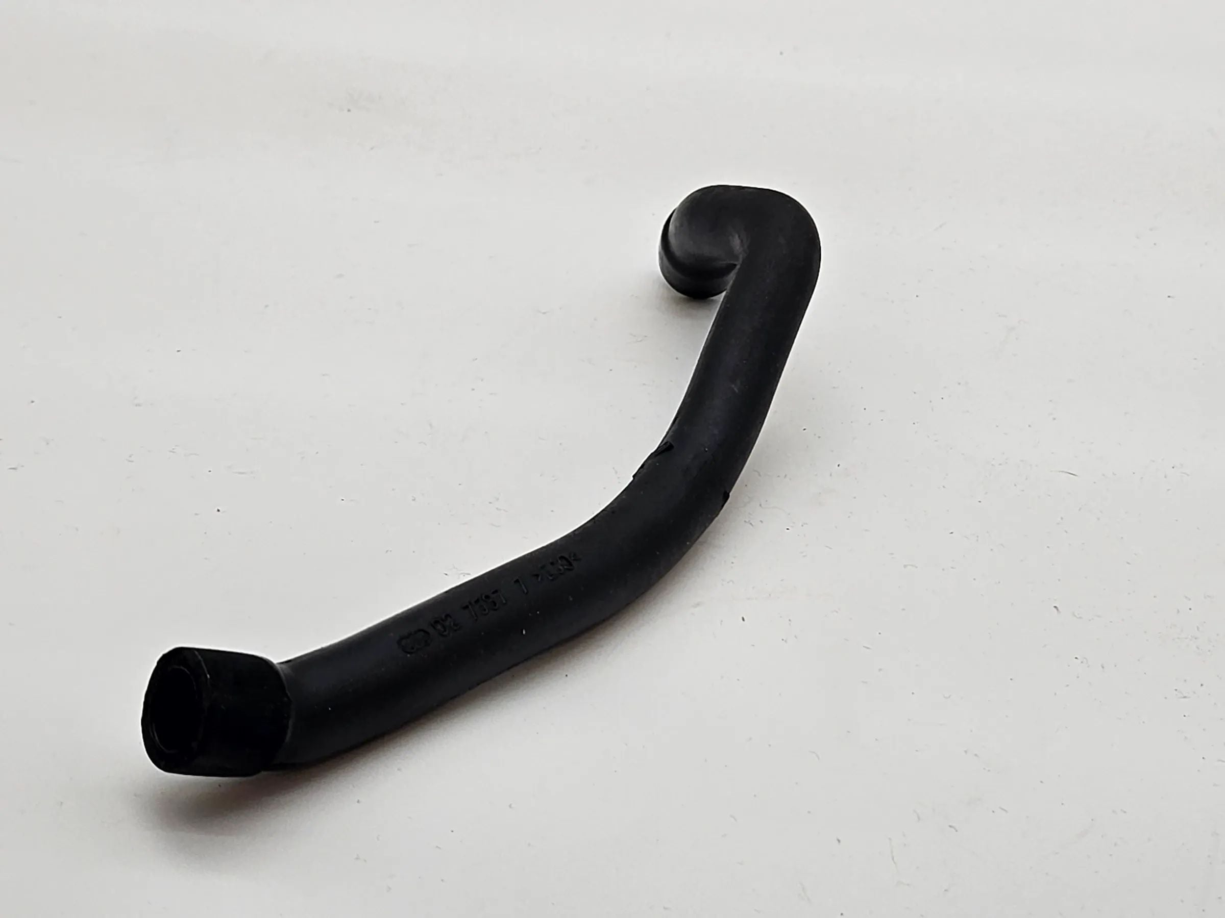 Original Mercedes-Benz Schlauch Zylinderkopfhaubenentlüftung A2710160181