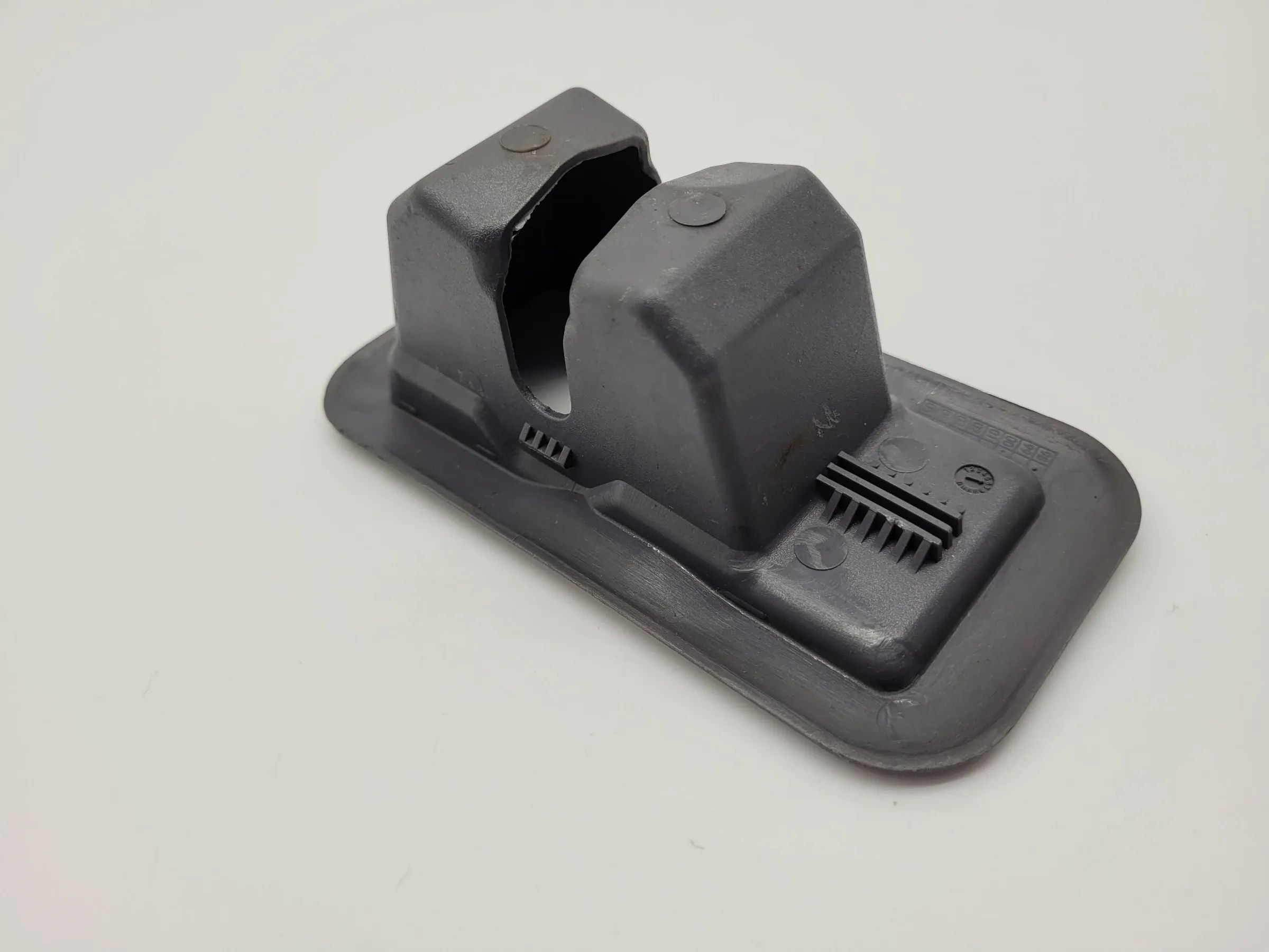 Original Mercedes Benz A-Klasse W168 Sitzbefestigung Abdeckung A1686840718