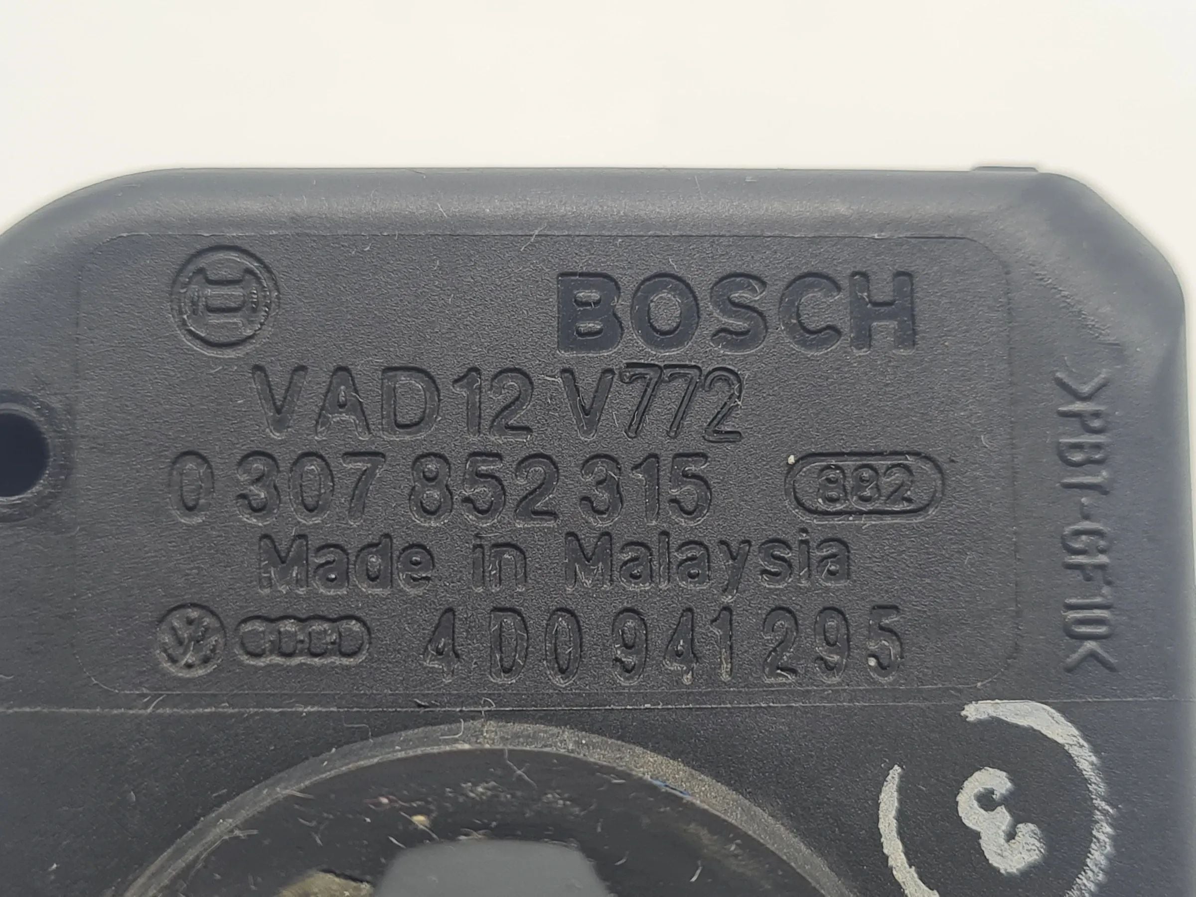 Original Audi A4 (8D2/8D5/B5) Scheinwerfer Stellmotor LWR L/R 4D0941295